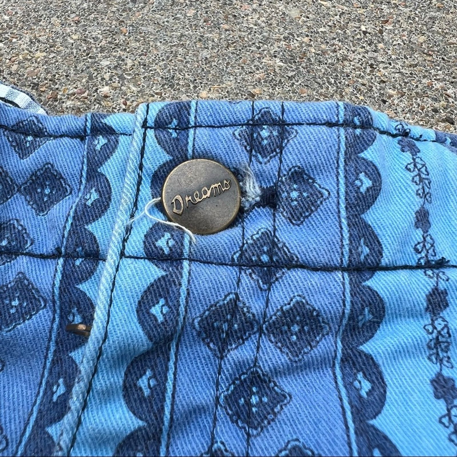 Vintage blue medallion stripe pleat front bareback high waist shorts Size 29" - 3 Thumbnail