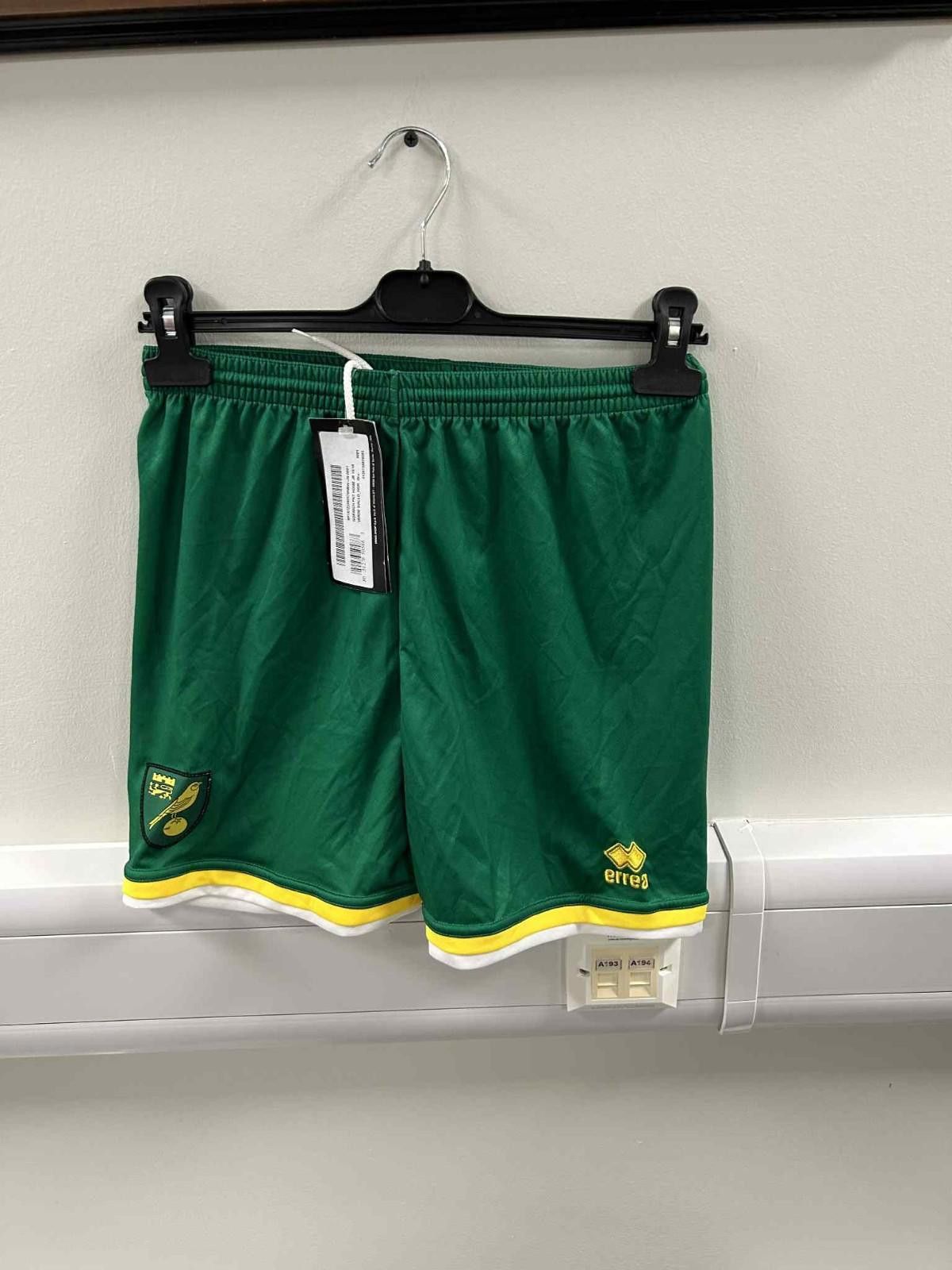 Errea Norwich City 2017-2018 Football Shorts (BNWT) 15-16 Years Size ONE SIZE - 1 Preview
