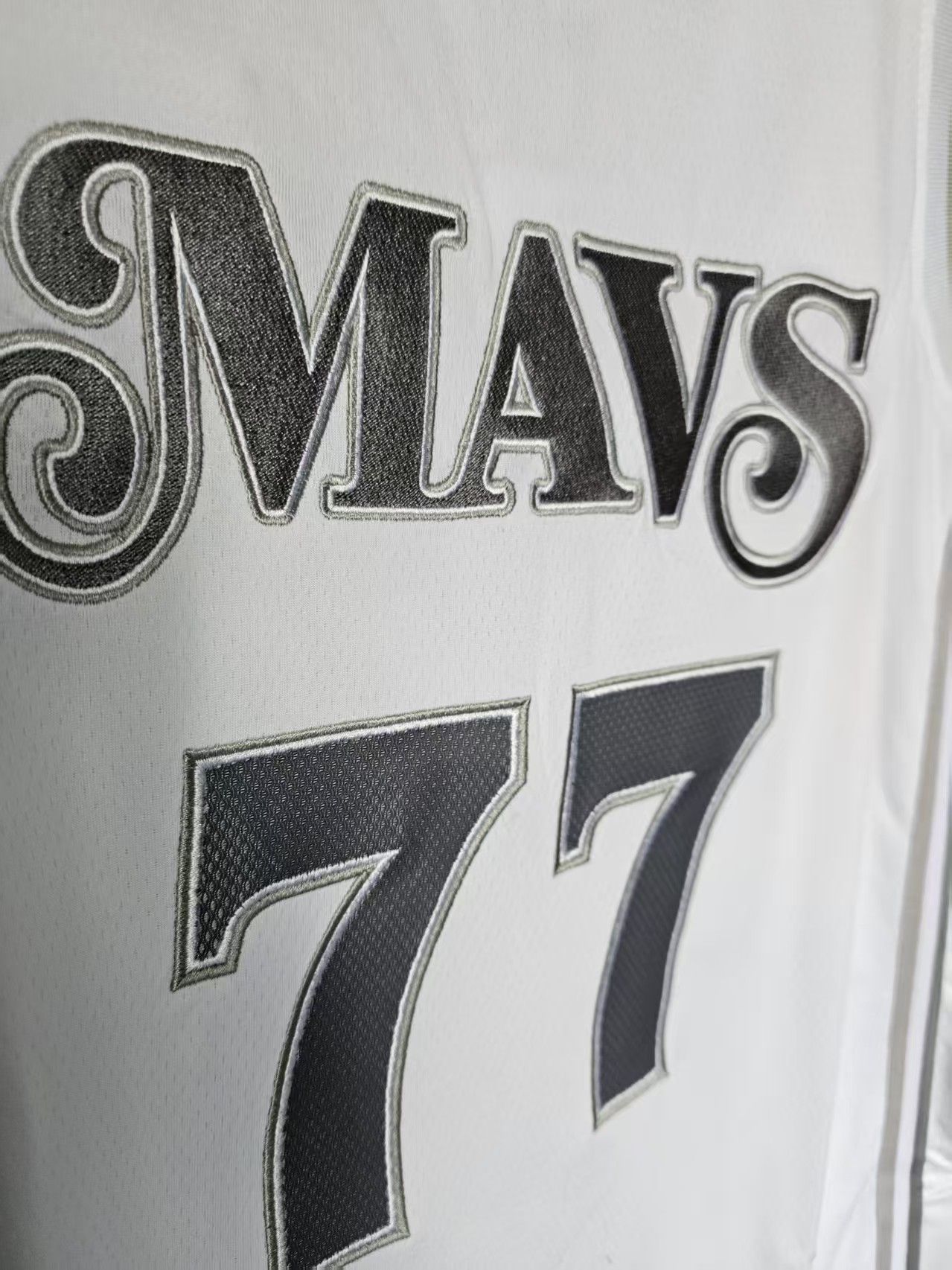 NBA Mavericks #77 Luka Dončić Jersey Double Stitched Size US M / EU 48-50 / 2 - 5 Thumbnail