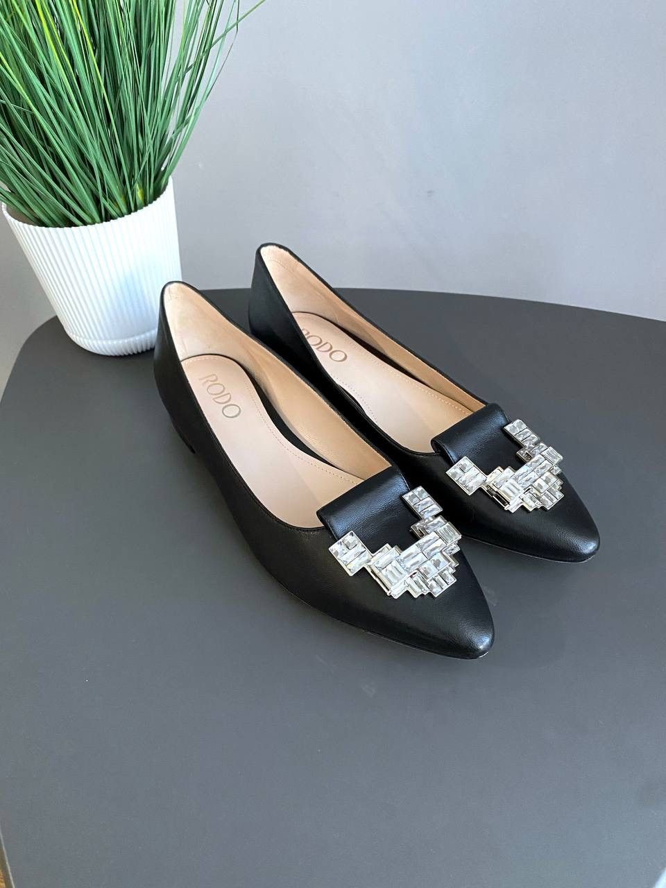 Designer RODO Leather Ballet Flats Lotus Crystal Embellished, 40,5 Size US 9.5 / IT 39.5 - 1 Thumbnail