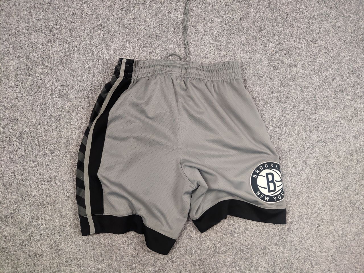 Nike Vintage Nike Air Jordan x NBA Brooklyn New York Logo Shorts Size US 32 / EU 48 - 9 Thumbnail
