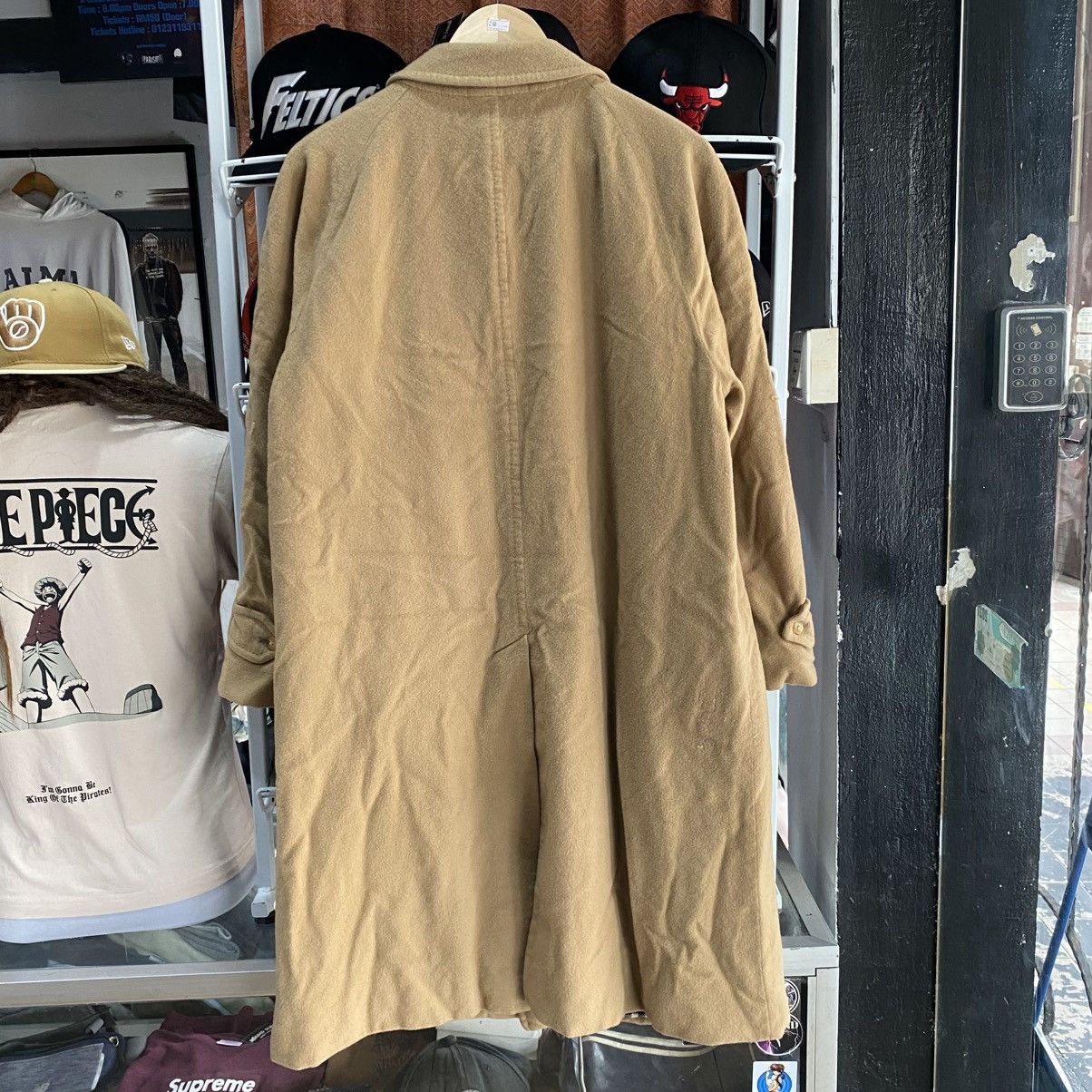 Burberry VINTAGE Burberry Wool Car Coat Beige L Size US L / EU 52-54 / 3 - 3 Thumbnail