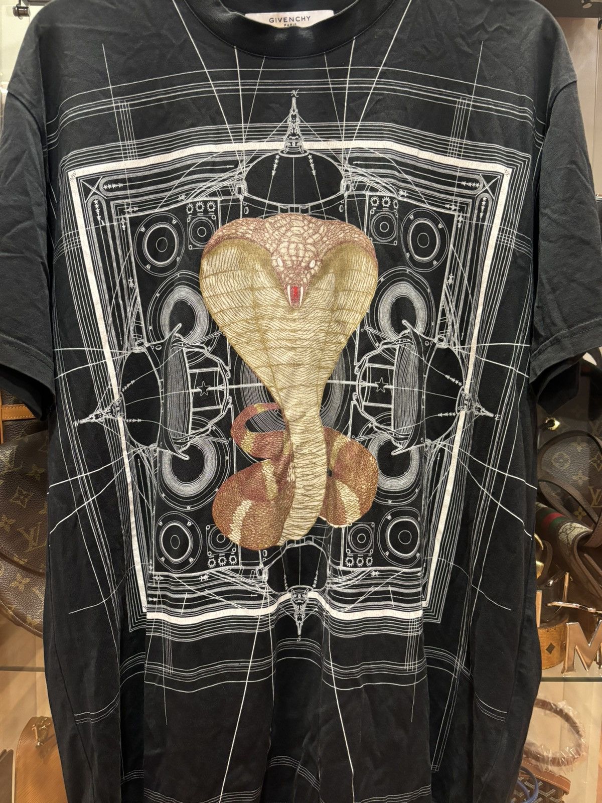Givenchy Givenchy Cobra Graphic Shirt Black Size US S / EU 44-46 / 1 - 2 Thumbnail