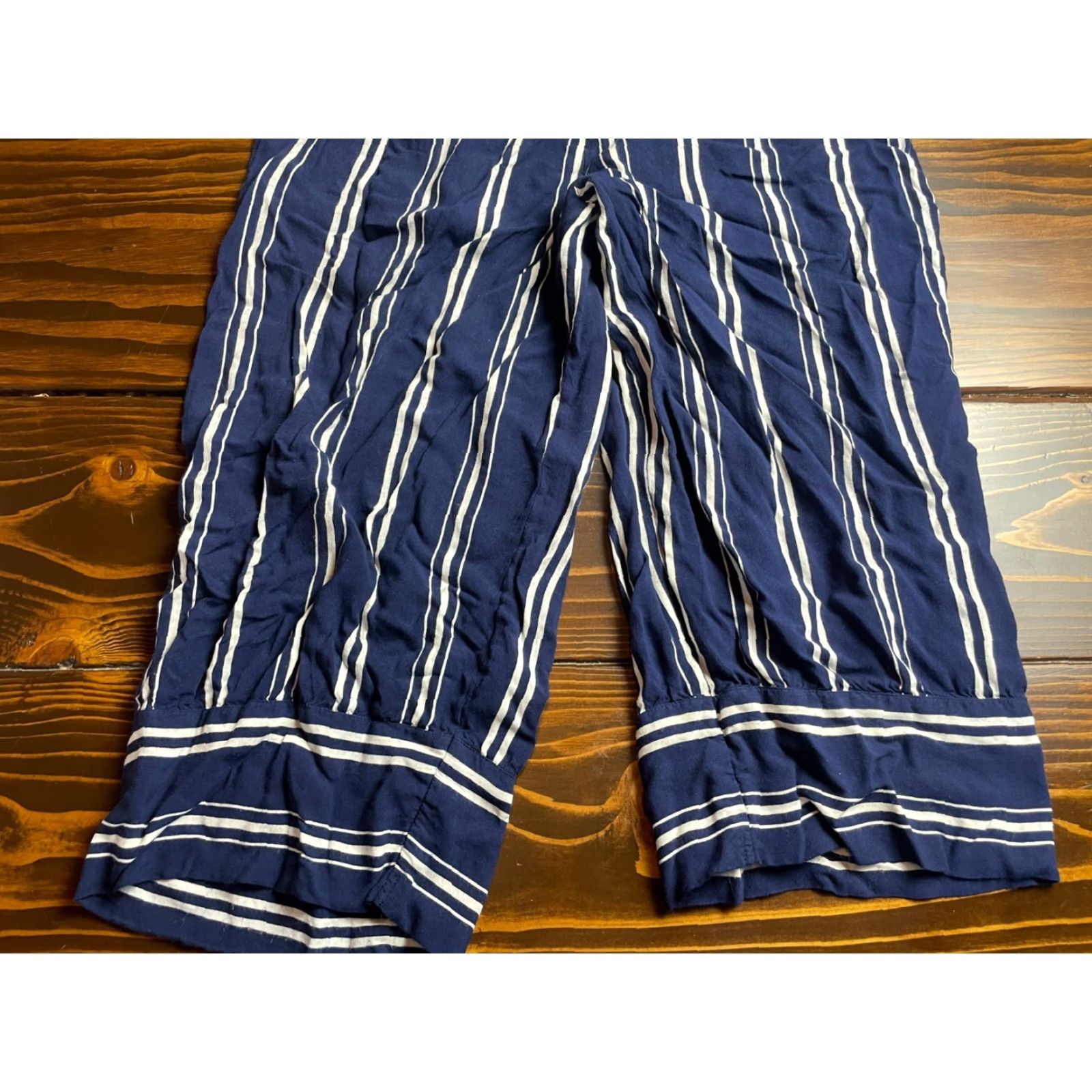 Vintage Coupe Collections Pants Women's Medium Blue White Striped Semi Sheer Capri Casual Travel Modern Size 32" / US 10 / IT 46 - 4 Thumbnail