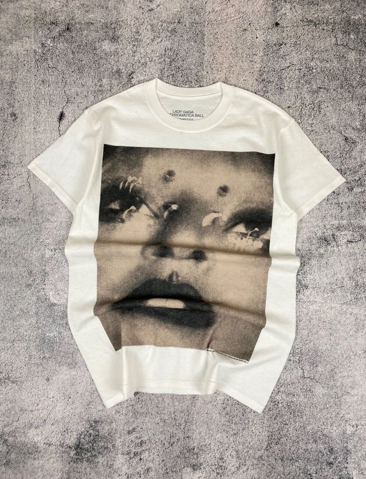 Band Tees LADY GAGA THE CHROMATICA BALL TOUR 2022 T-SHIRT OFFICIAL M Size US M / EU 48-50 / 2 - 2 Thumbnail