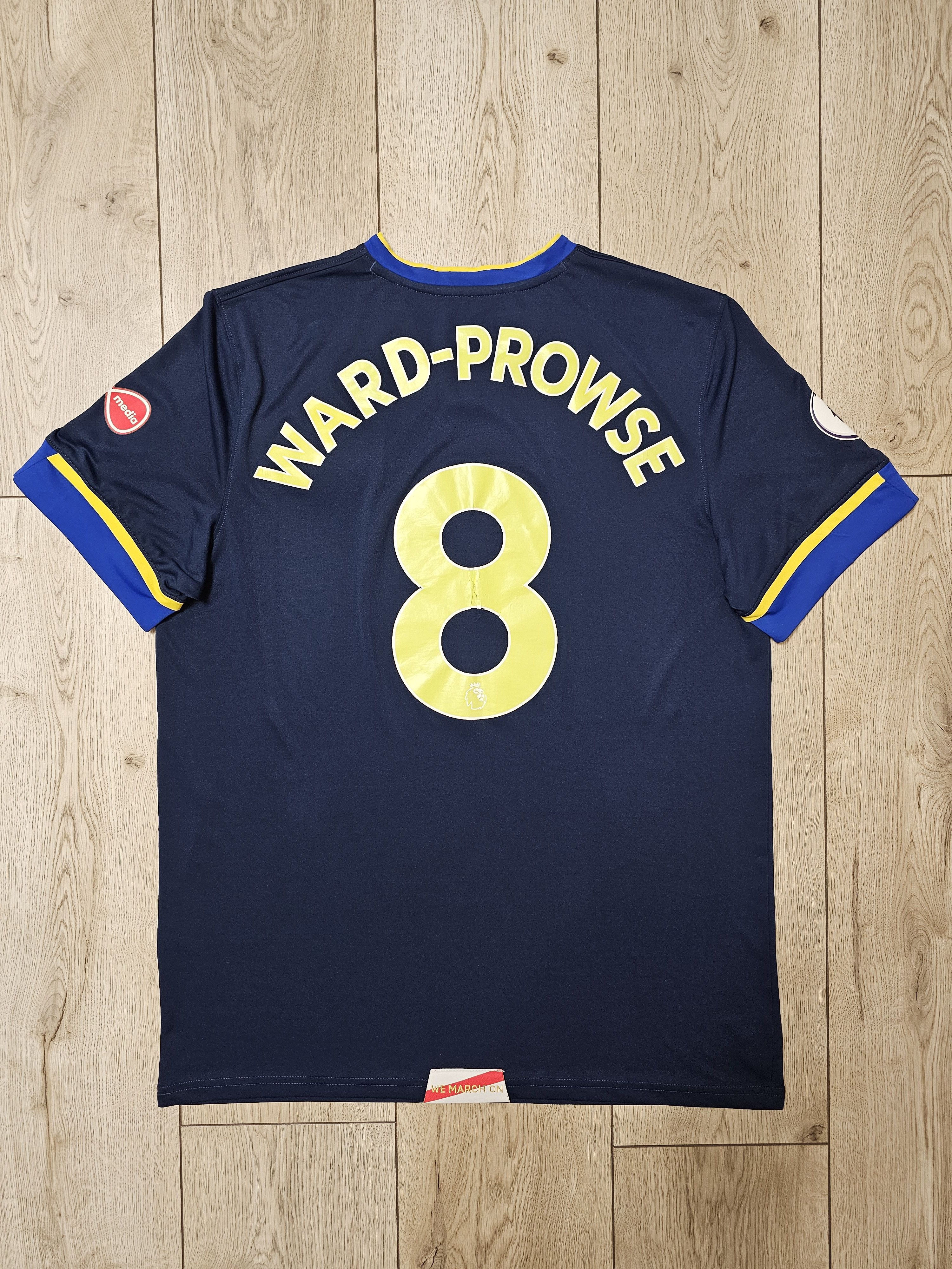 Under Armour SOUTHAMPTON 2021 AWAY WARD-PROWSE FOOTBALL SOCCER JERSEY Size US L / EU 52-54 / 3 - 2 Thumbnail