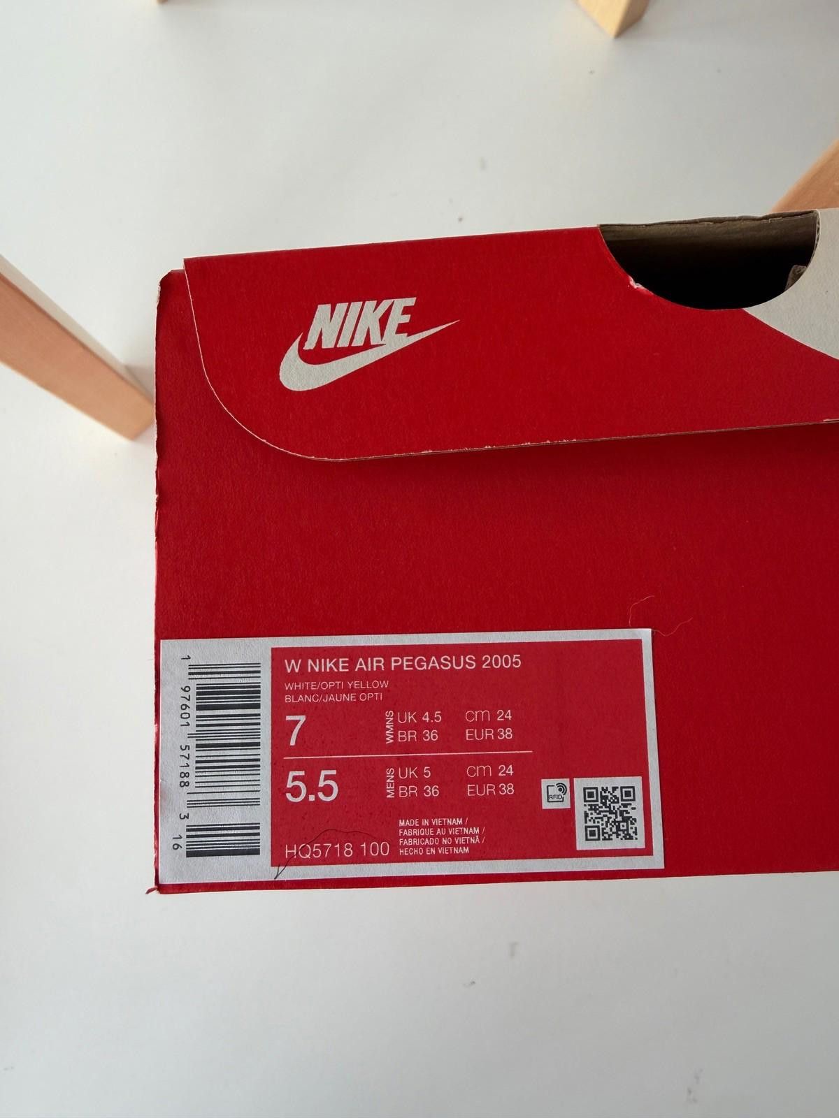 Nike new nike womens w air pegasus 2005 sneakers shoes white 7 38 Size US 7 / IT 37 - 6 Thumbnail