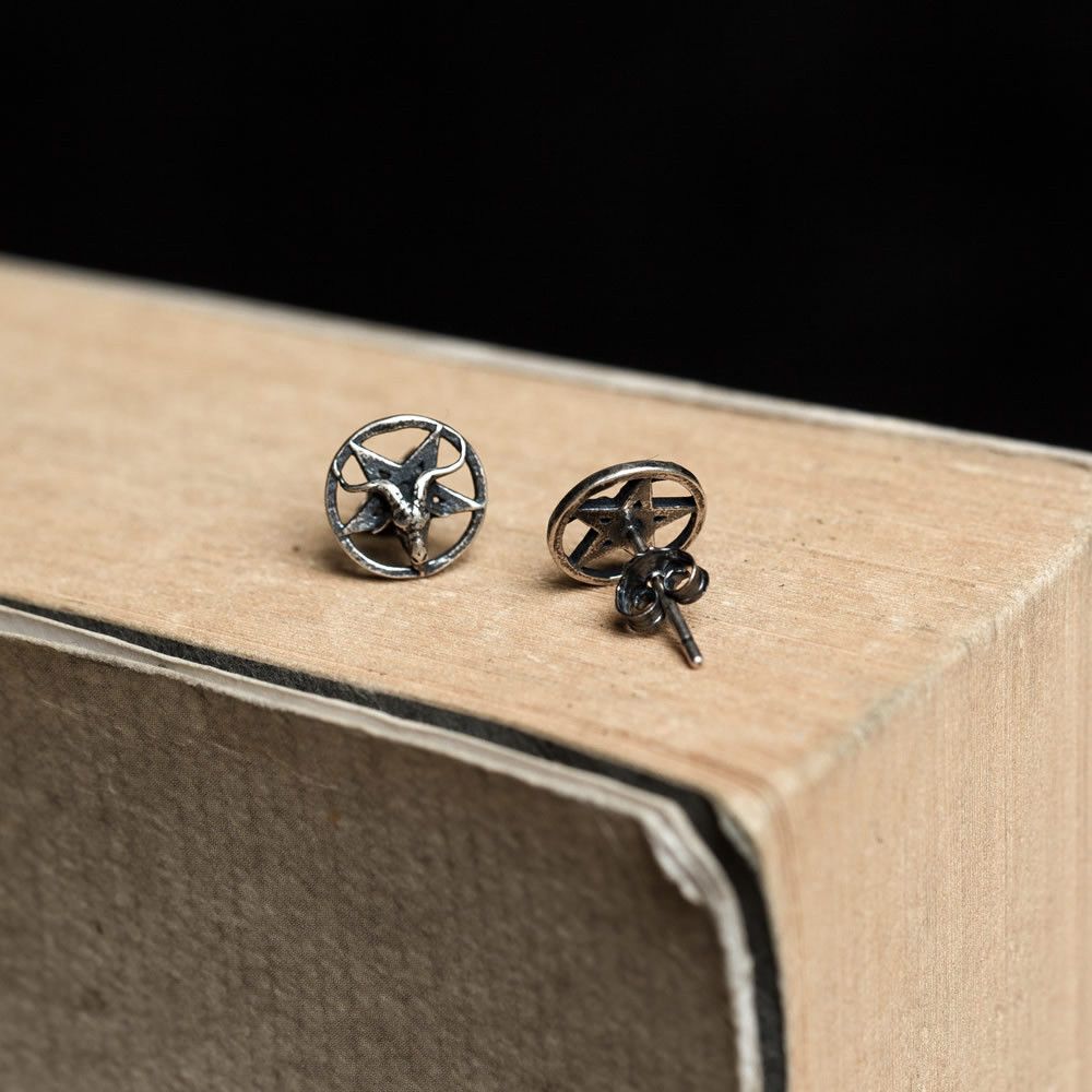 Jewelry Sheep Skeleton Demon Matchless Earrings One Pairs Chrome Size ONE SIZE - 3 Thumbnail