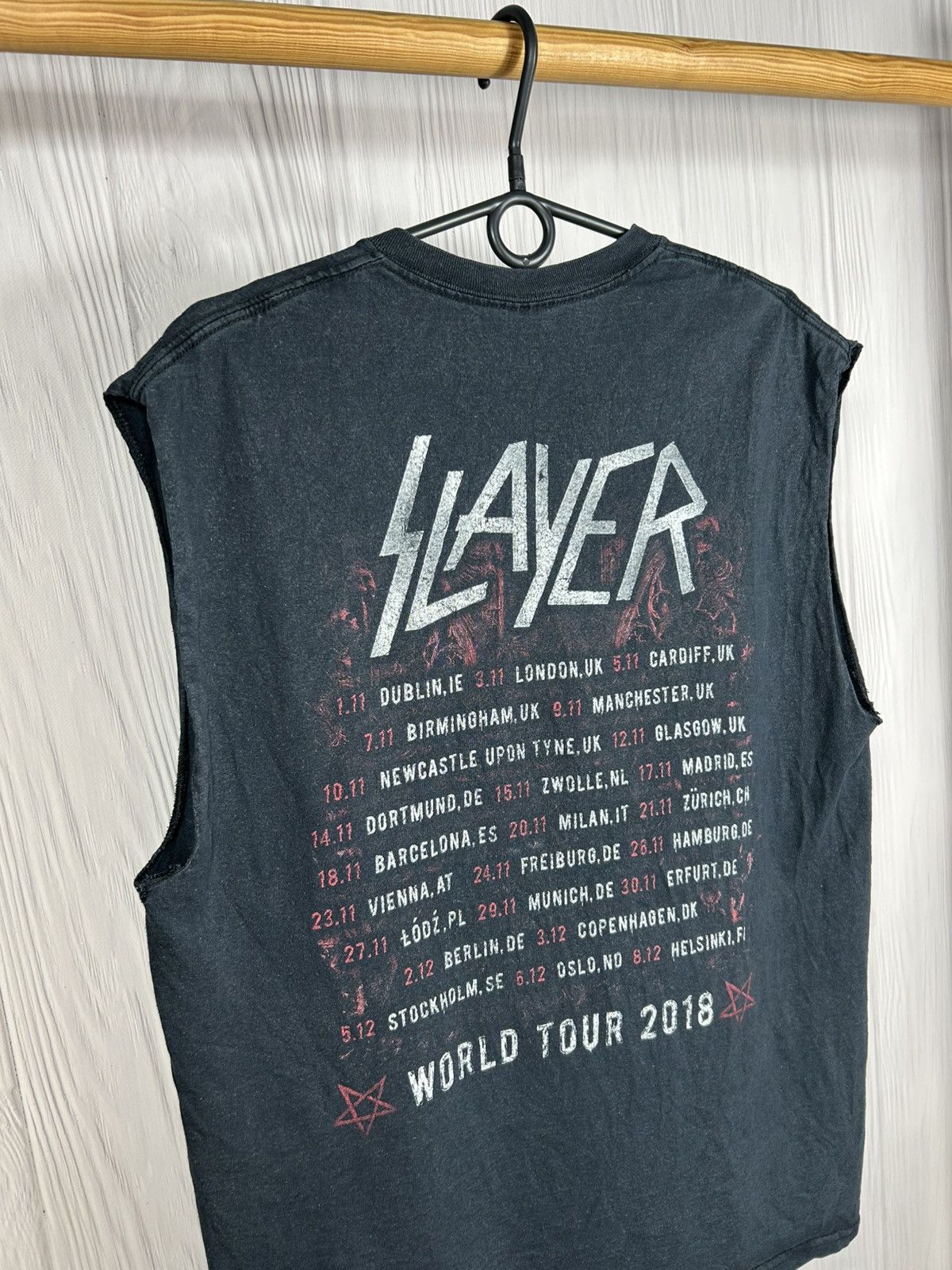 Band Tees Vintage Slayer World Tour Thrashed Tank Top Size L Size US L / EU 52-54 / 3 - 11 Thumbnail
