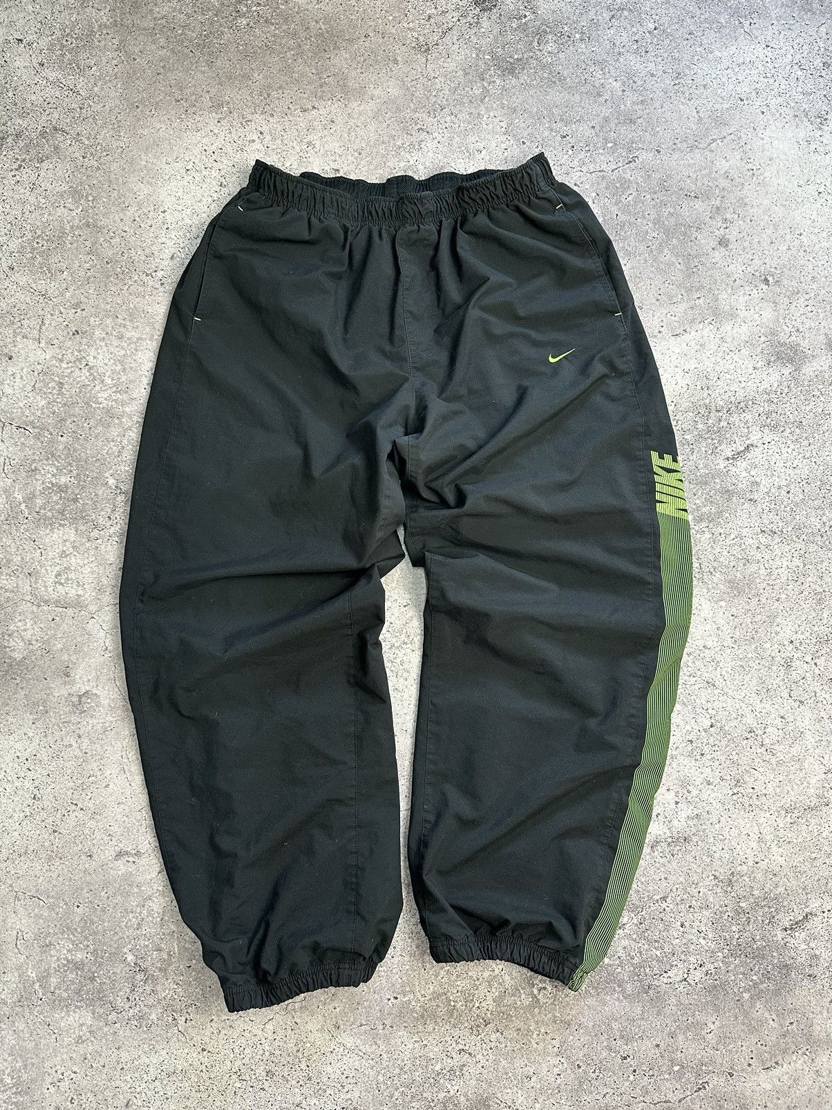 Nike × Vintage Vintage Nike Y2K Nylon Pants Drill Black Size US 36 / EU 52 - 2 Thumbnail