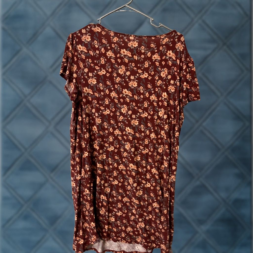 Vintage VINTAGE Sonoma Maroon Long Roll Tab Sleeve V Neck Henley Hi-Low Rayon Blouse XL Size XL / US 12-14 / IT 48-50 - 1 Thumbnail