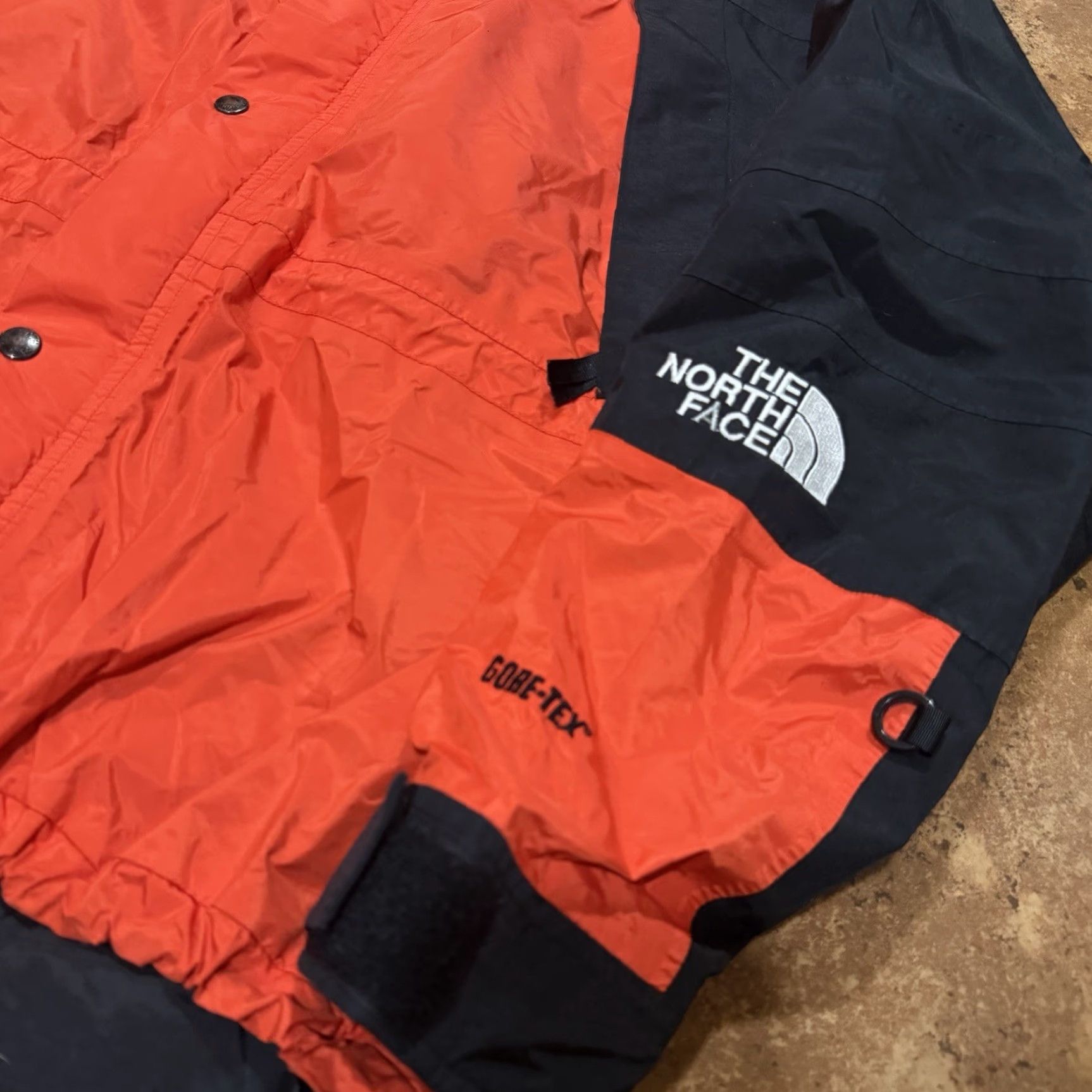 The North Face VINTAGE The North Face Mountain Light Gore-Tex Jacket Mens M USA Mango Orange VTG Rare Windbreaker Water Resistant Size US M / EU 48-50 / 2 - 4 Thumbnail