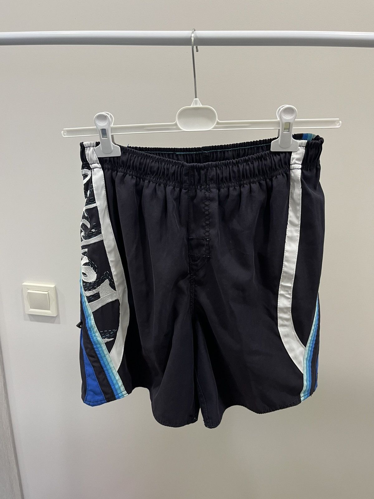 Quiksilver Men Vintage Quiksilver Swim Shorts Big Logo sz32 Size US 31 - 1 Thumbnail