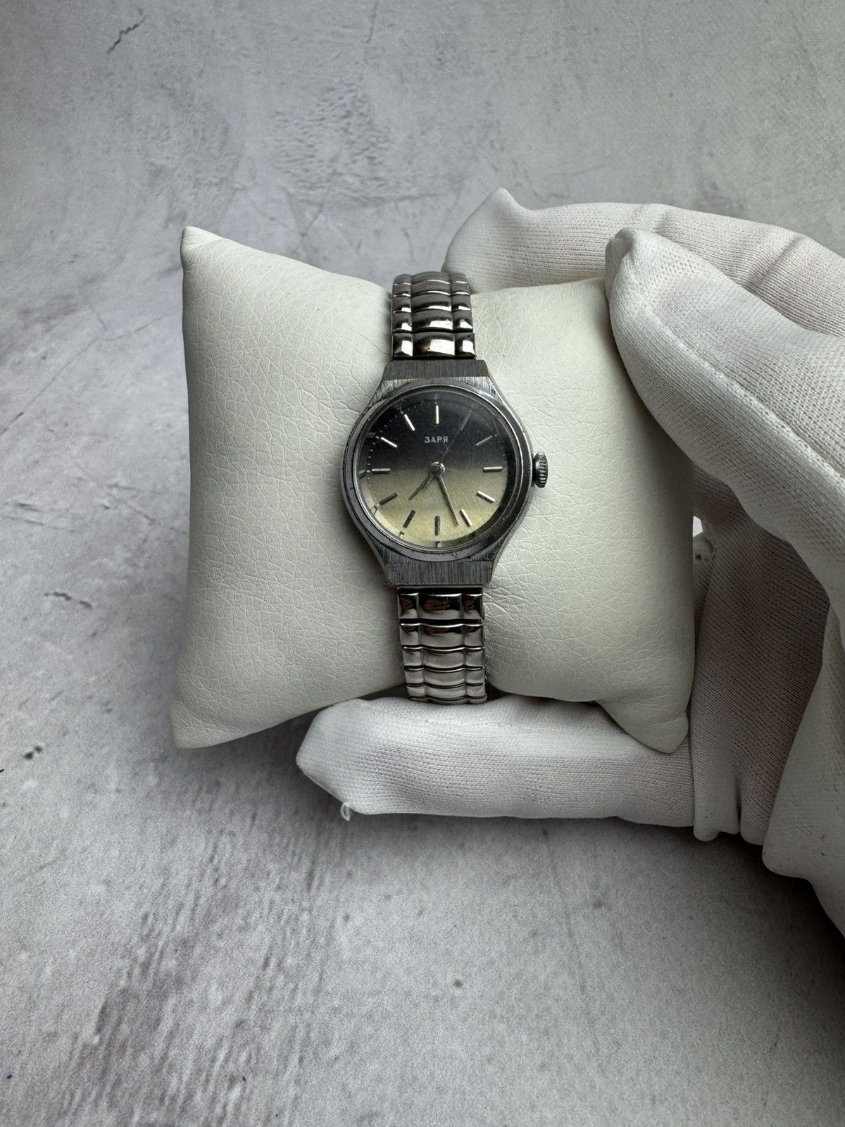 Japanese Brand × Vintage Zaria Watch Vintage 80s men’s Size ONE SIZE - 1 Thumbnail