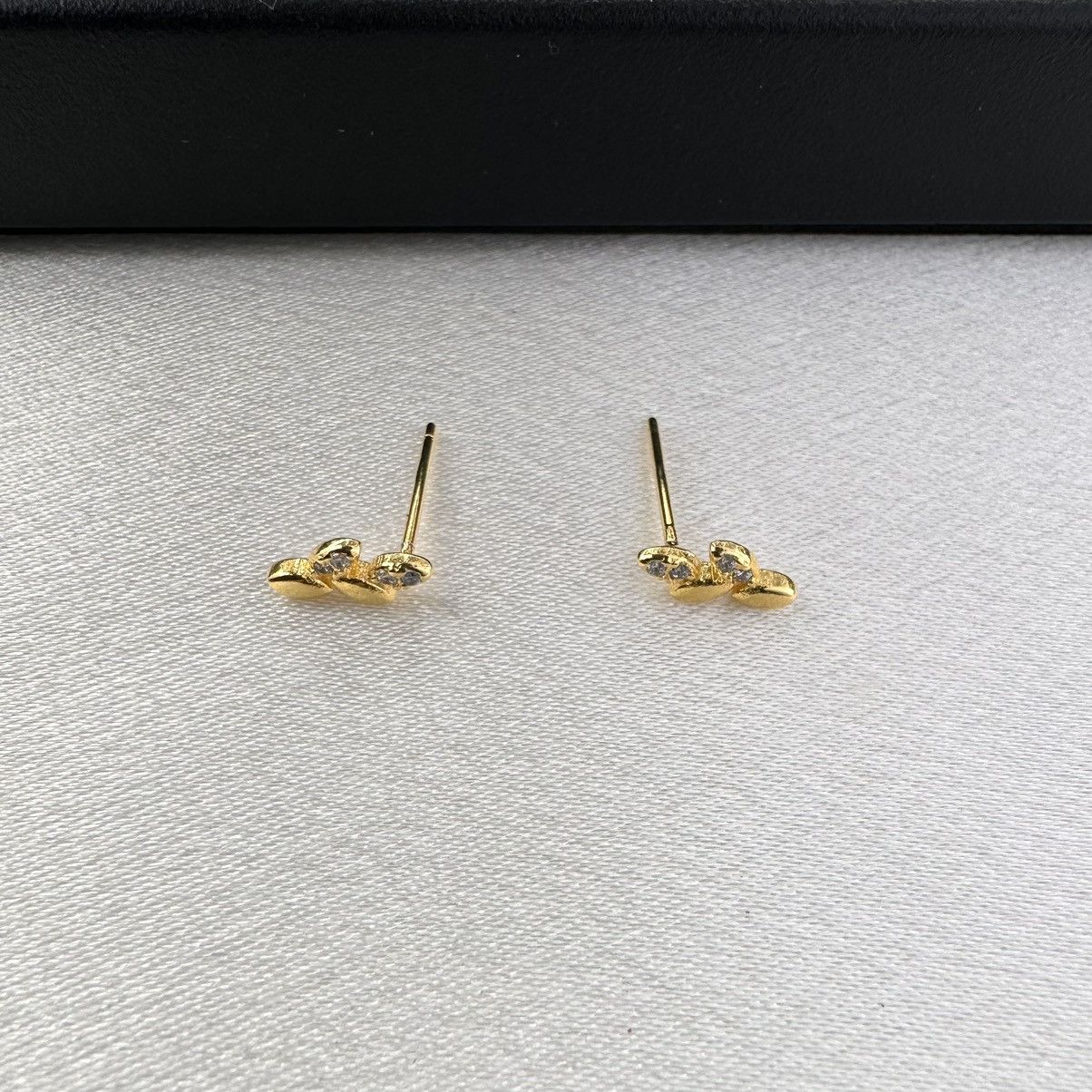 Designer Small Tiny CZ Leaves Stud Earrings for Women Size ONE SIZE - 1 Thumbnail