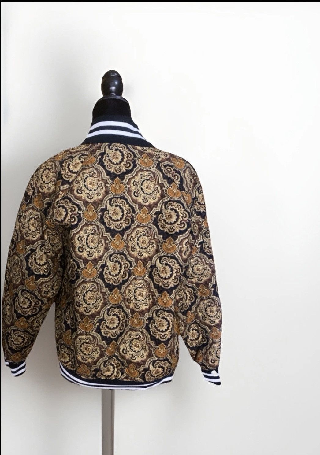 Handmade Custom OOAK Quilted black and gold bomber jacket Size XL / US 12-14 / IT 48-50 - 2 Thumbnail