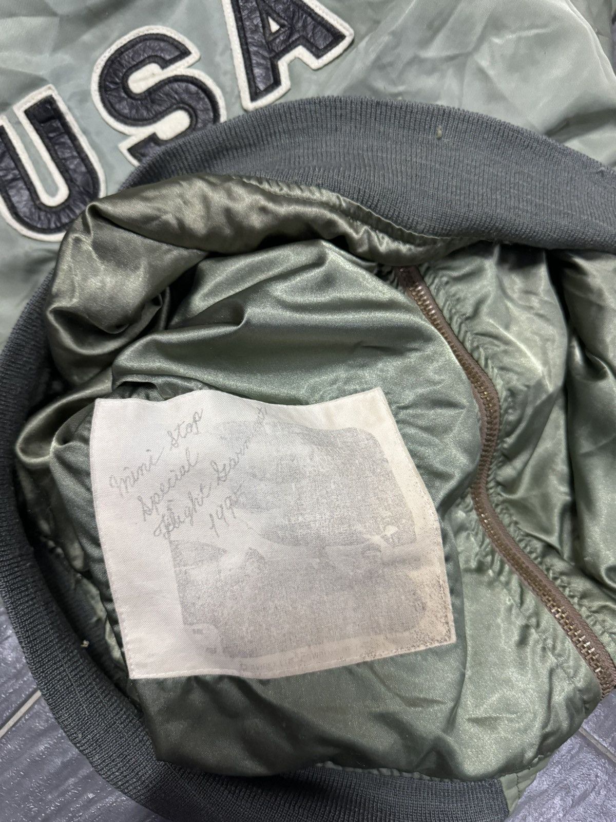 Avirex × Vintage VINTAGE AVIREX BOMBER JACKET Size US L / EU 52-54 / 3 - 5 Thumbnail
