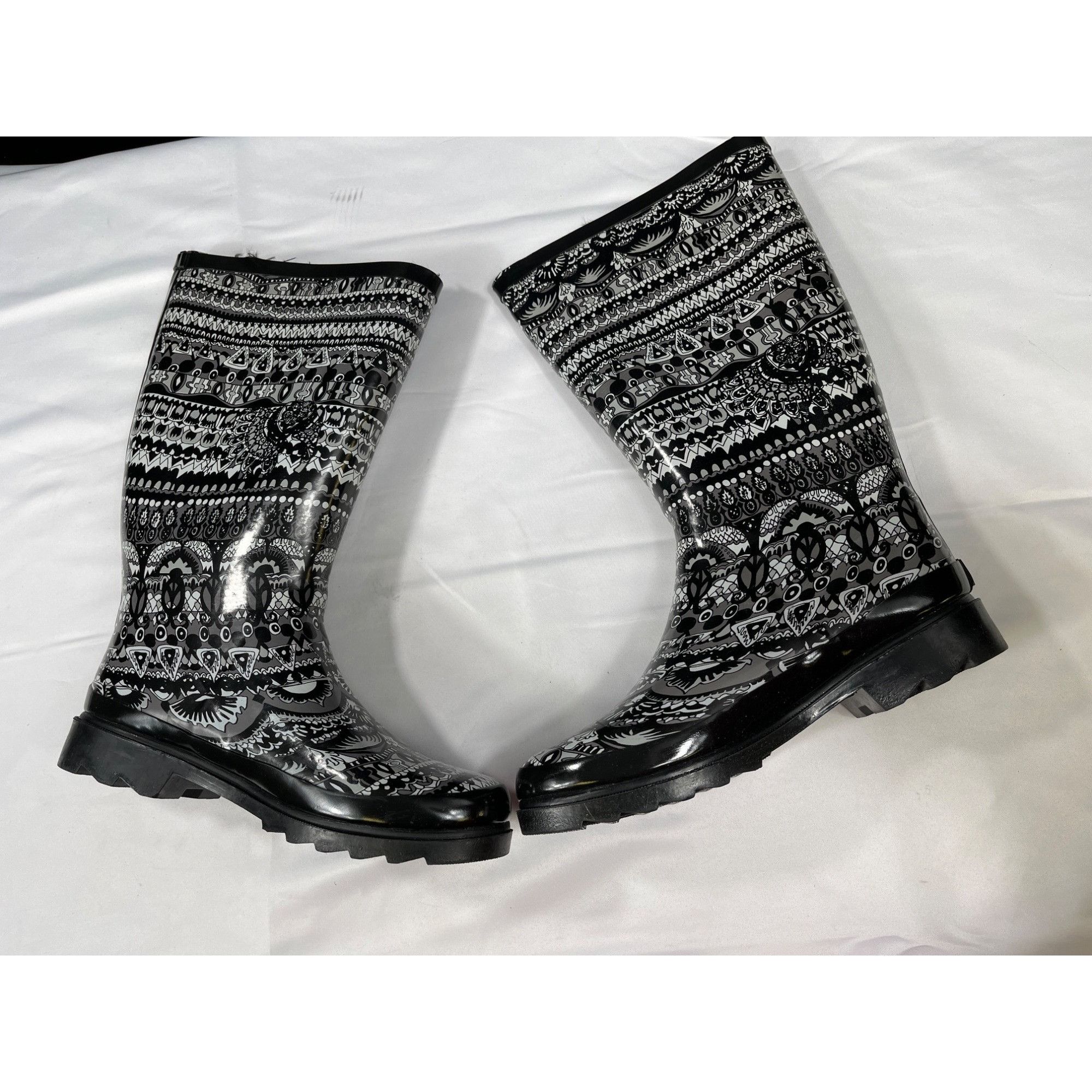 Designer Sakroots Womens Patterned Waterproof Rain Boots Size 8 SKU 7 Size US 8 / IT 38 - 2 Thumbnail
