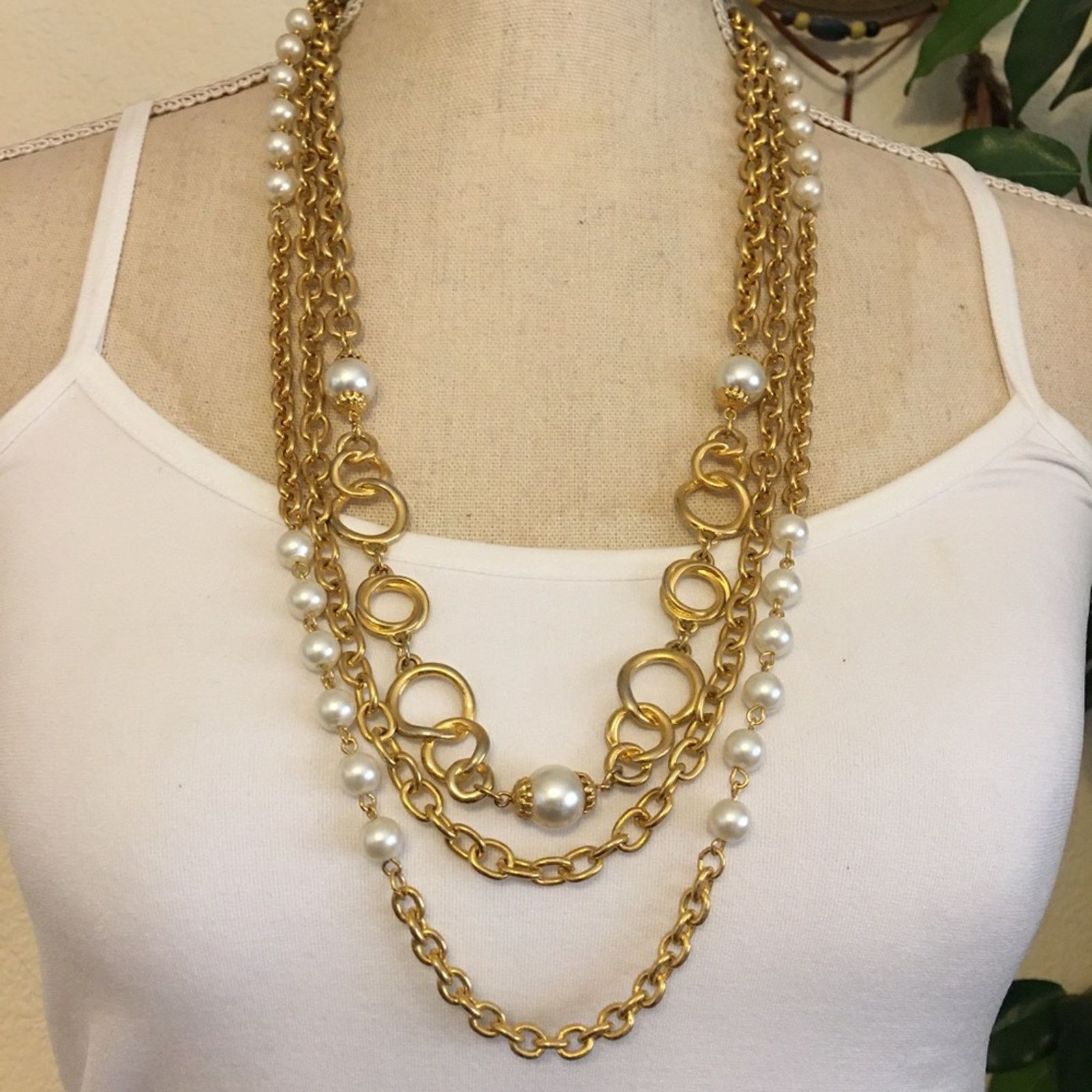 Vintage Vintage triple layer gold chain pearl necklace Size ONE SIZE - 1 Thumbnail