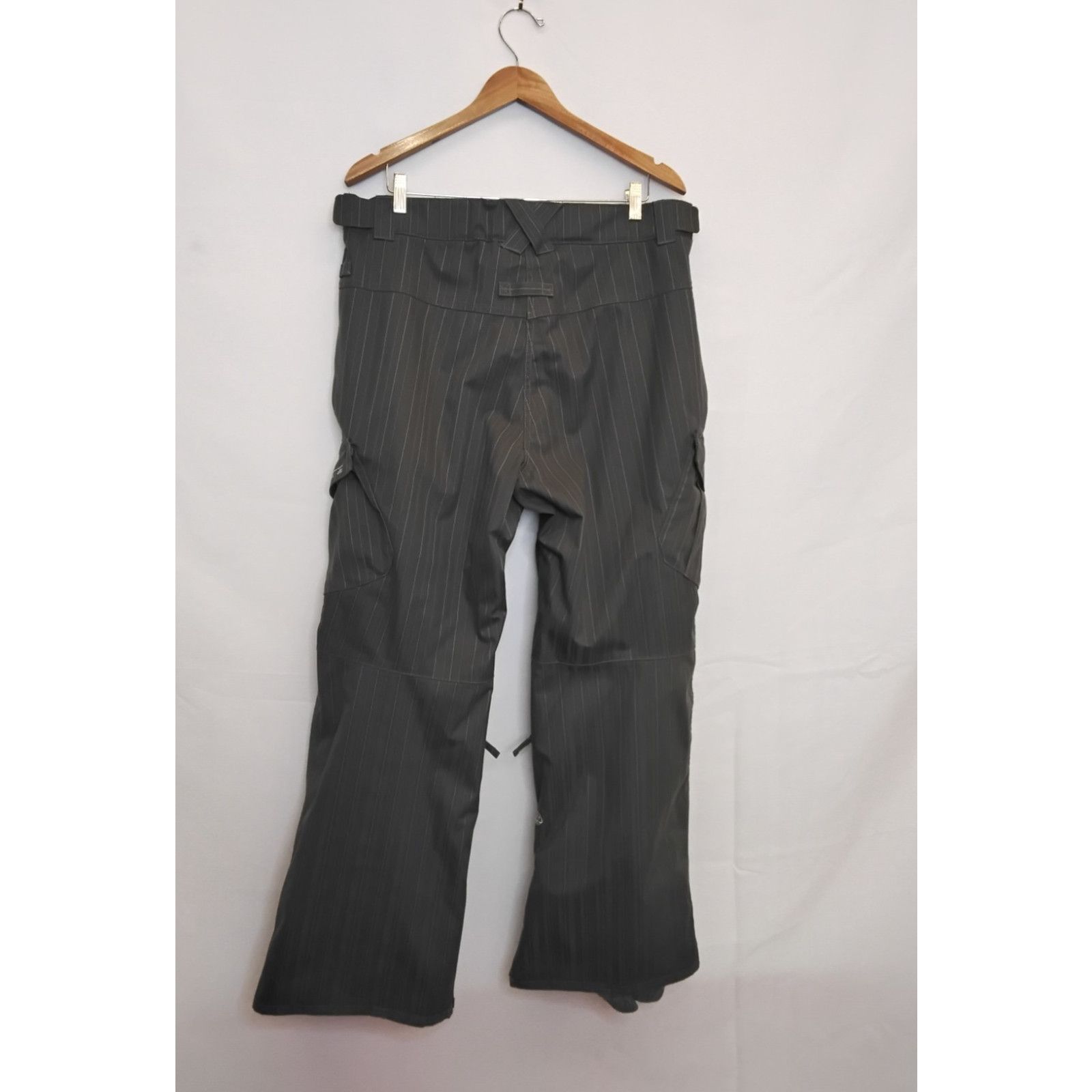 686 686 Snow Pants Men's L Gray Stripes Ski Snowboard Infidry Size US 36 / EU 52 - 3 Thumbnail