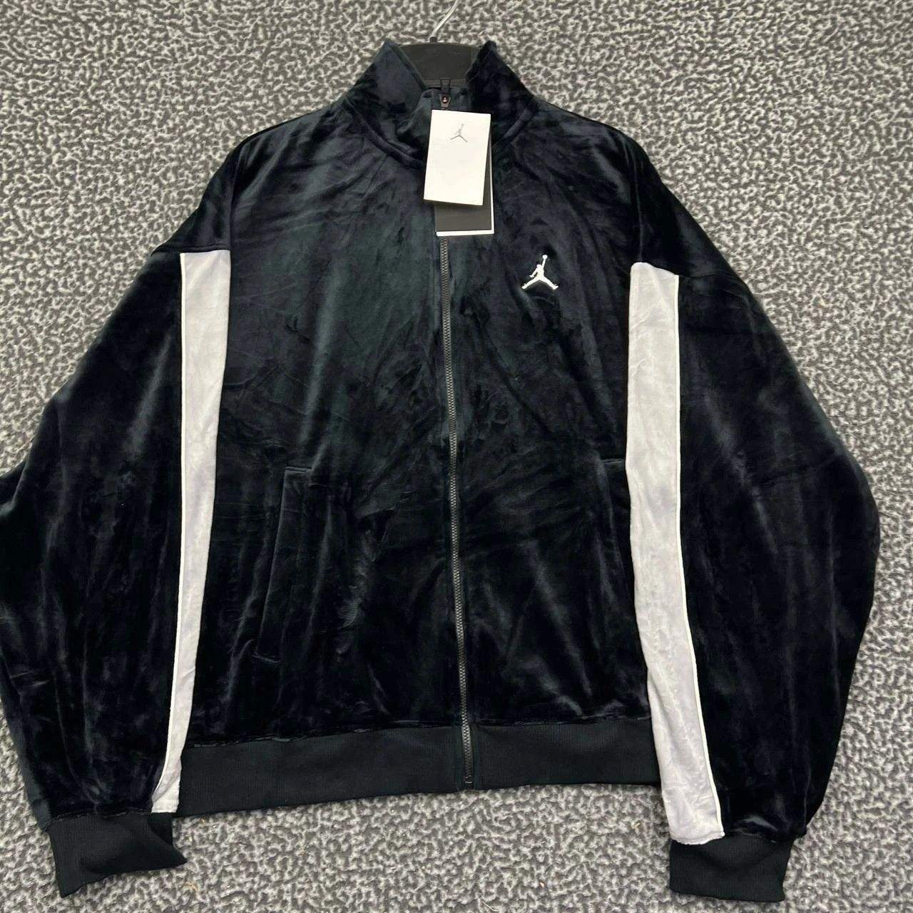 Jordan Brand Air Jordan Jacket Men Velour Jumpman Full Zip Oversized L Size US L / EU 52-54 / 3 - 1 Thumbnail