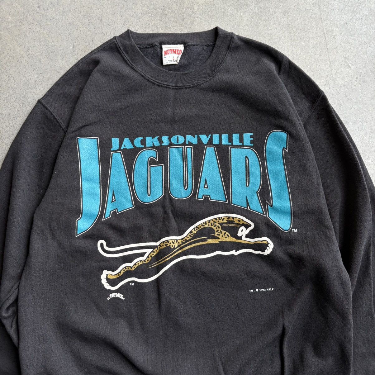 NFL × Vintage Vintage Black Jacksonville Jaguars Banned Logo XL Nutmeg Tag Size US XL / EU 56 / 4 - 2 Thumbnail