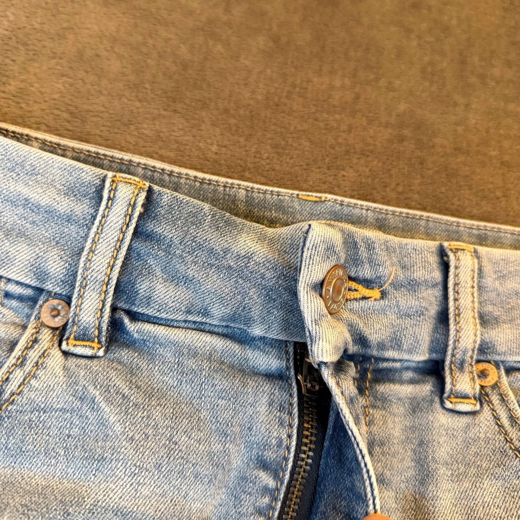 American Eagle Outfitters VINTAGE American Eagle Curvy Hi Rise Mini Denim Skirt Light Wash Distressed Womens 8 Reg Size 30" / US 8 / IT 44 - 6 Thumbnail