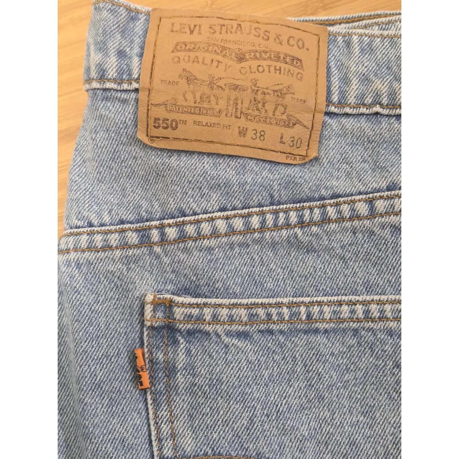 Levi's VINTAGE Levi's 550 Jeans Mens 38x30 Light Blue Relaxed Tapered Fit Denim Leather Back Patch Zip Fly Pants Mens Size US 38 / EU 54 - 3 Thumbnail