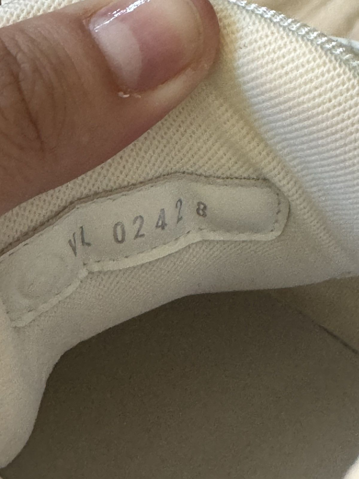 Louis Vuitton LV TRAINERS ALL WHITE Size US 10 / EU 43 - 4 Thumbnail