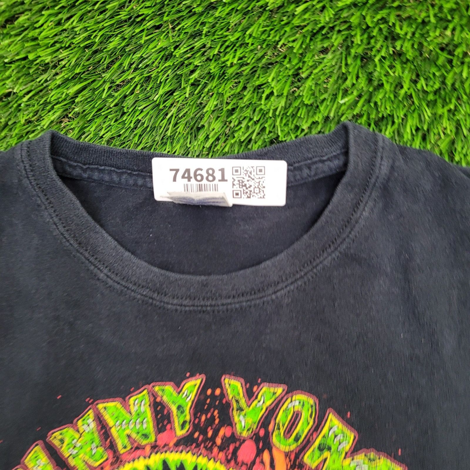 Gildan VTG Y2K Johnny-Vomit Shirt XL 23x26 Liquor Lobotomy Gaither Size US XL / EU 56 / 4 - 13 Thumbnail