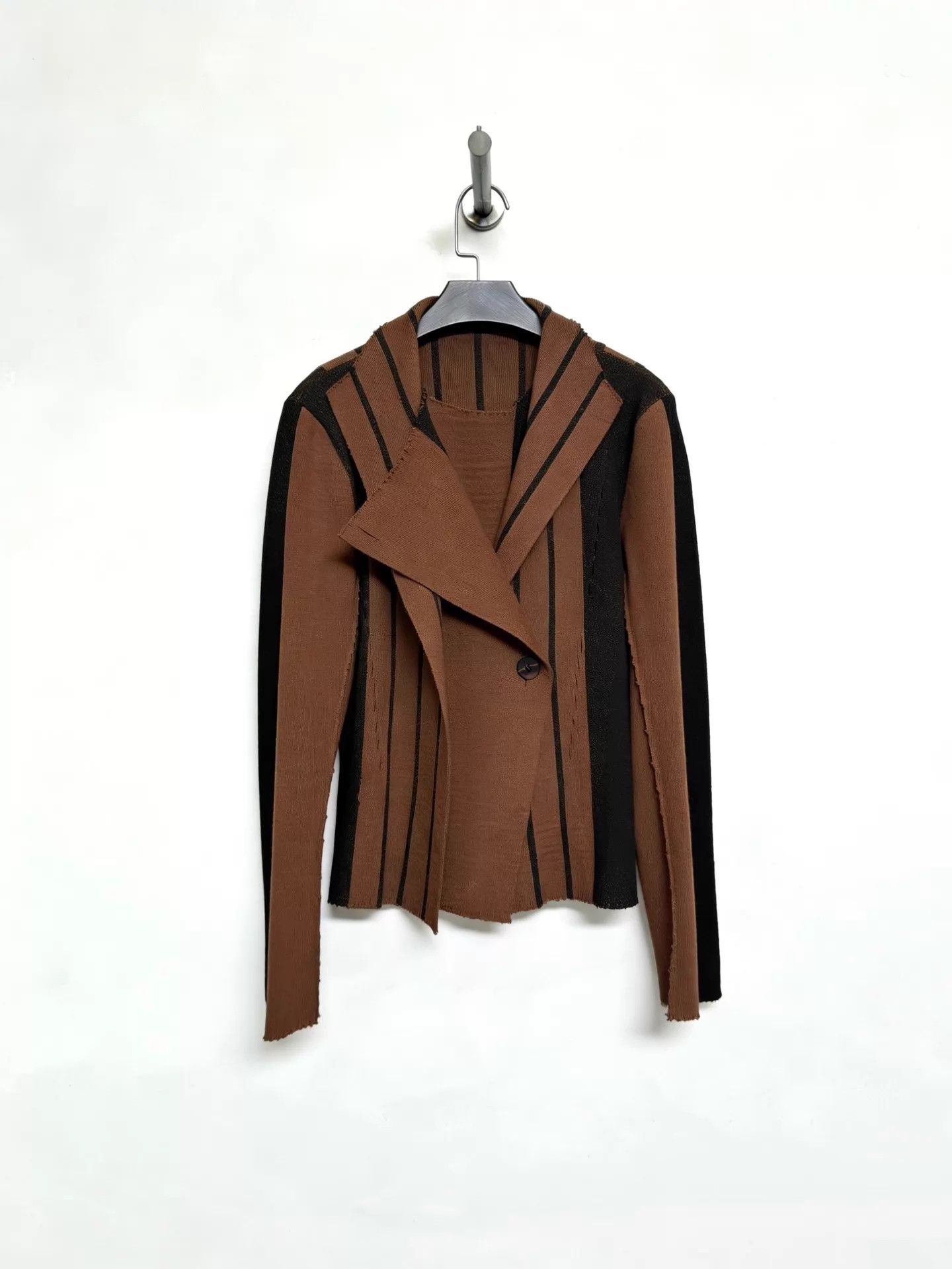 Issey Miyake Issey Miyake A-POC Asymmetric Brown-Black Striped Jacket Size XS / US 0-2 / IT 36-38 - 1 Thumbnail