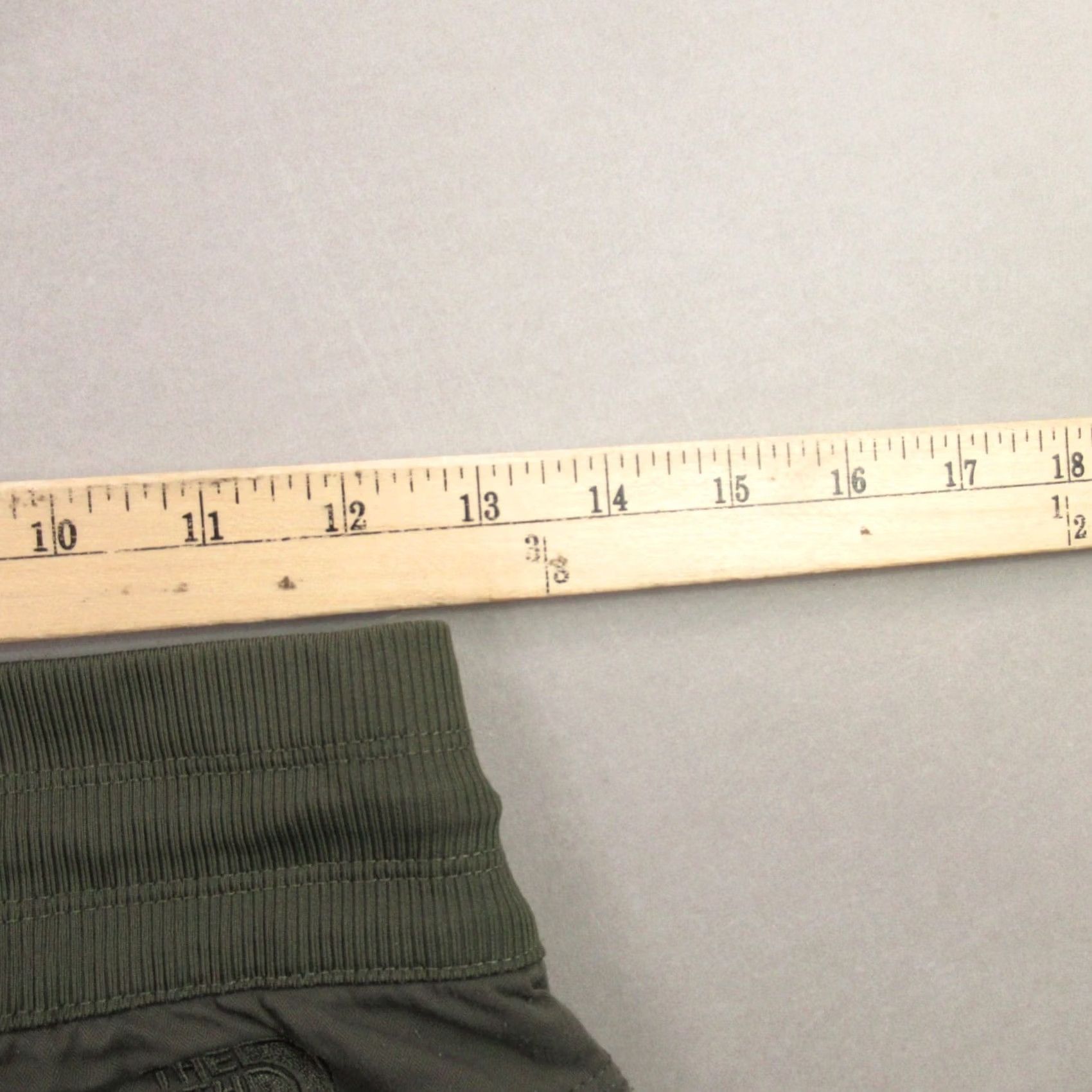 The North Face The North Face Pants Womens Small Straight Leg Pockets Green Chino Drawstring Size 28" / US 6 / IT 42 - 7 Thumbnail