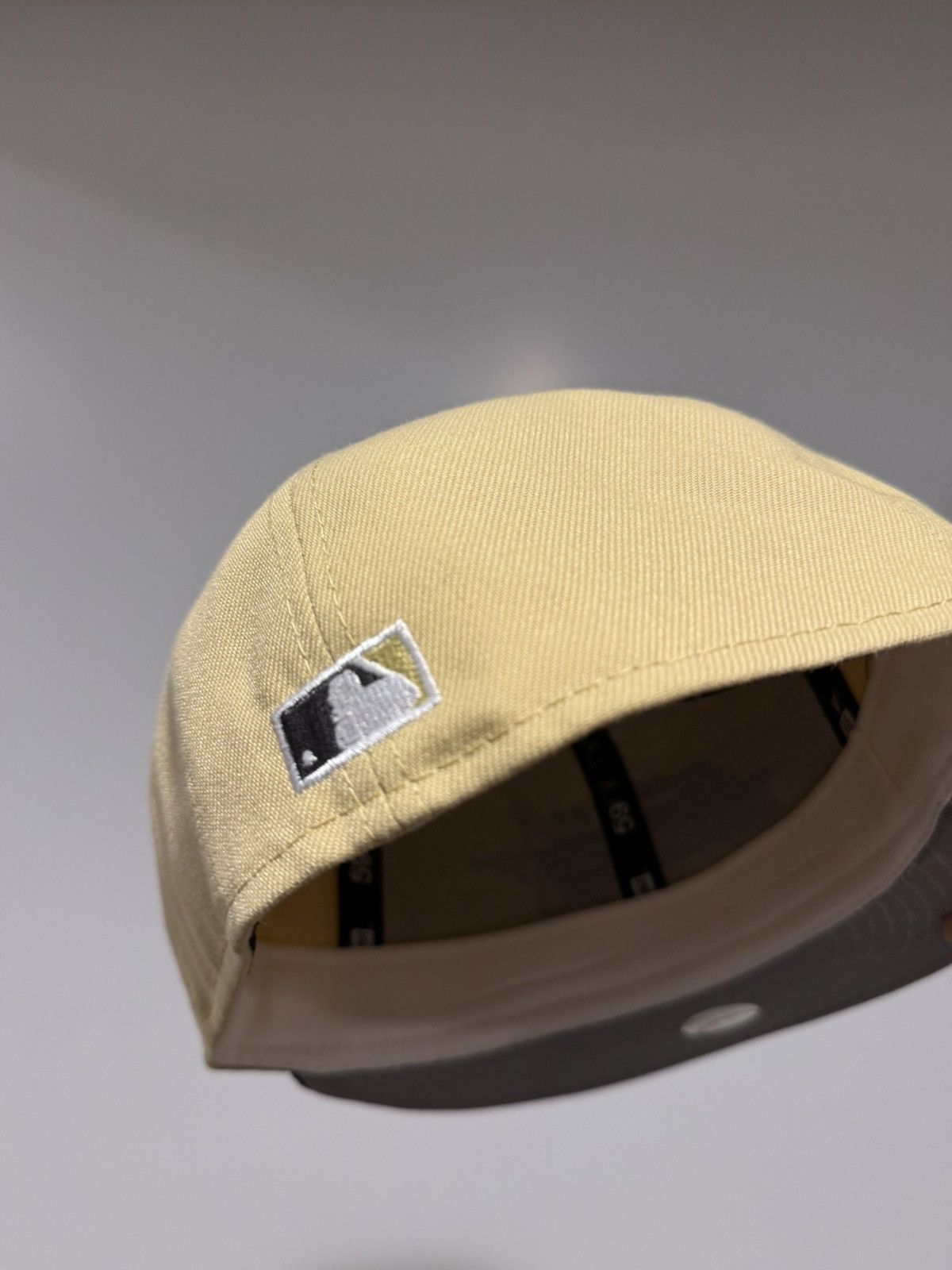 MLB × New Era × Topperz Topperz USA Exclusive Houston Astros Vegas Gold Graphite Size ONE SIZE - 4 Thumbnail