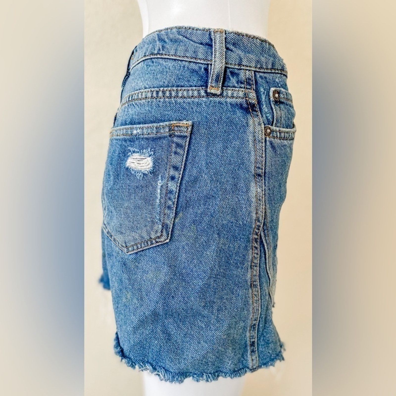 Free People We the Free Free People | Distressed Jean Denim Skirt | 24 Size 24" / US 00 / IT 34 - 2 Thumbnail