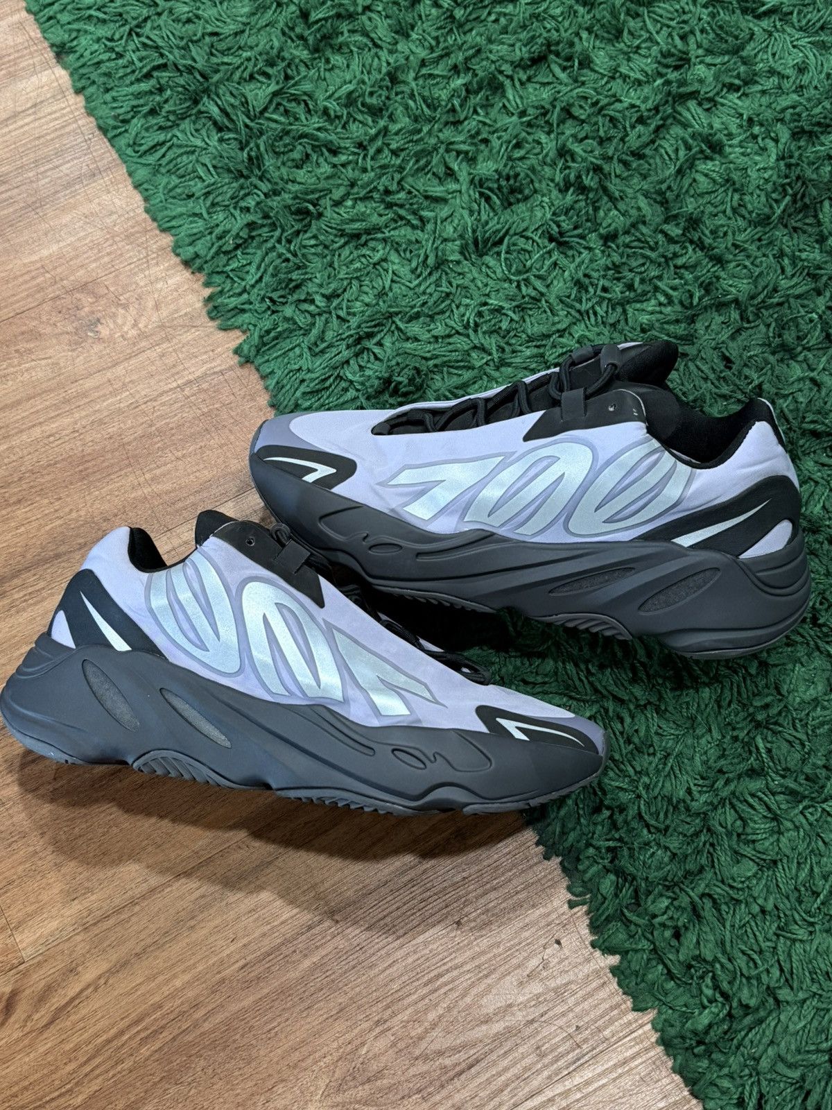 Yeezy Yeezy Boost 700 MNVN “Geode” - Size 10M - Great Condition Size US 10 / EU 43 - 1 Thumbnail