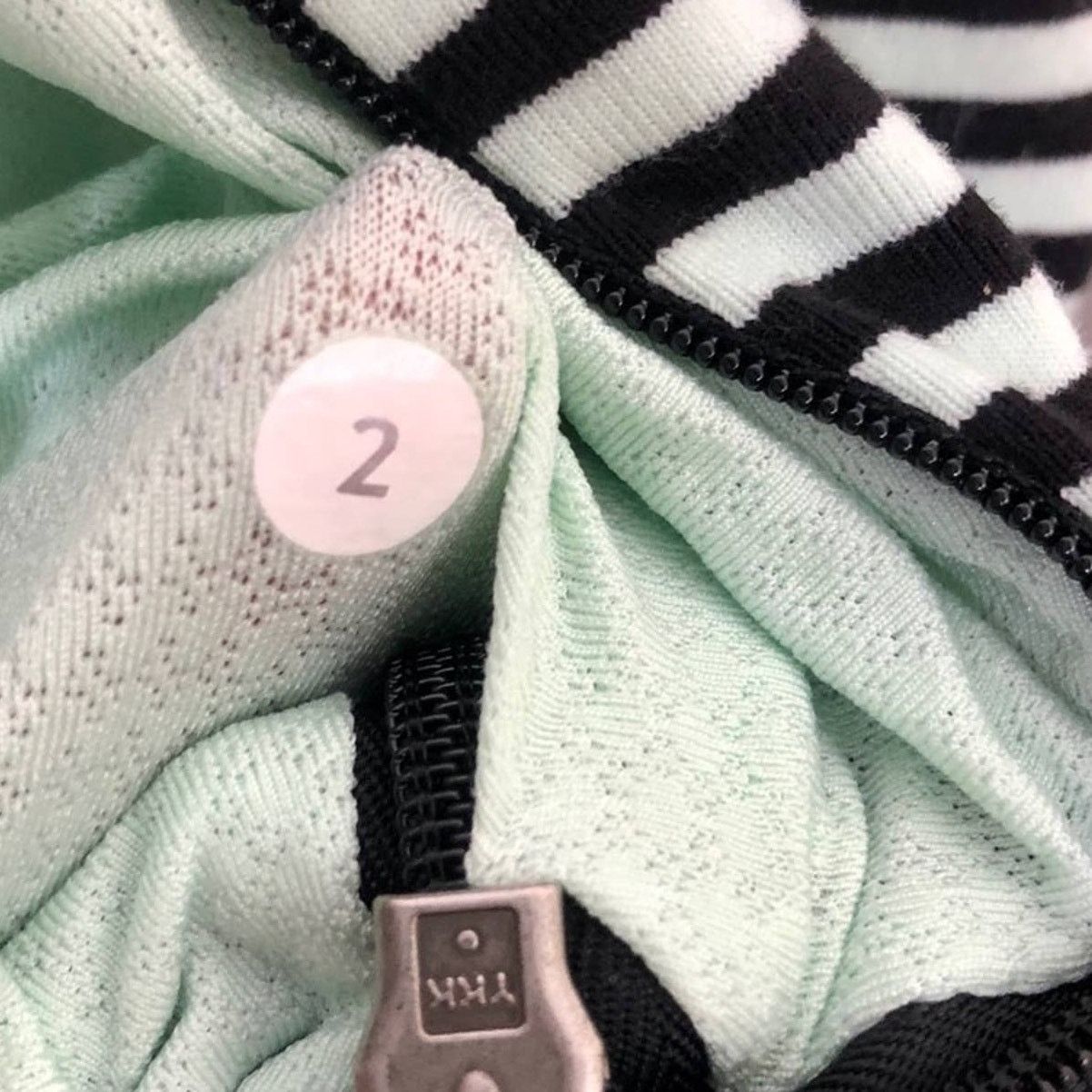 Lululemon Lululemon Daily Yoga Jacket Green Striped Zip Up Jacket 2 Size XS / US 0-2 / IT 36-38 - 10 Thumbnail