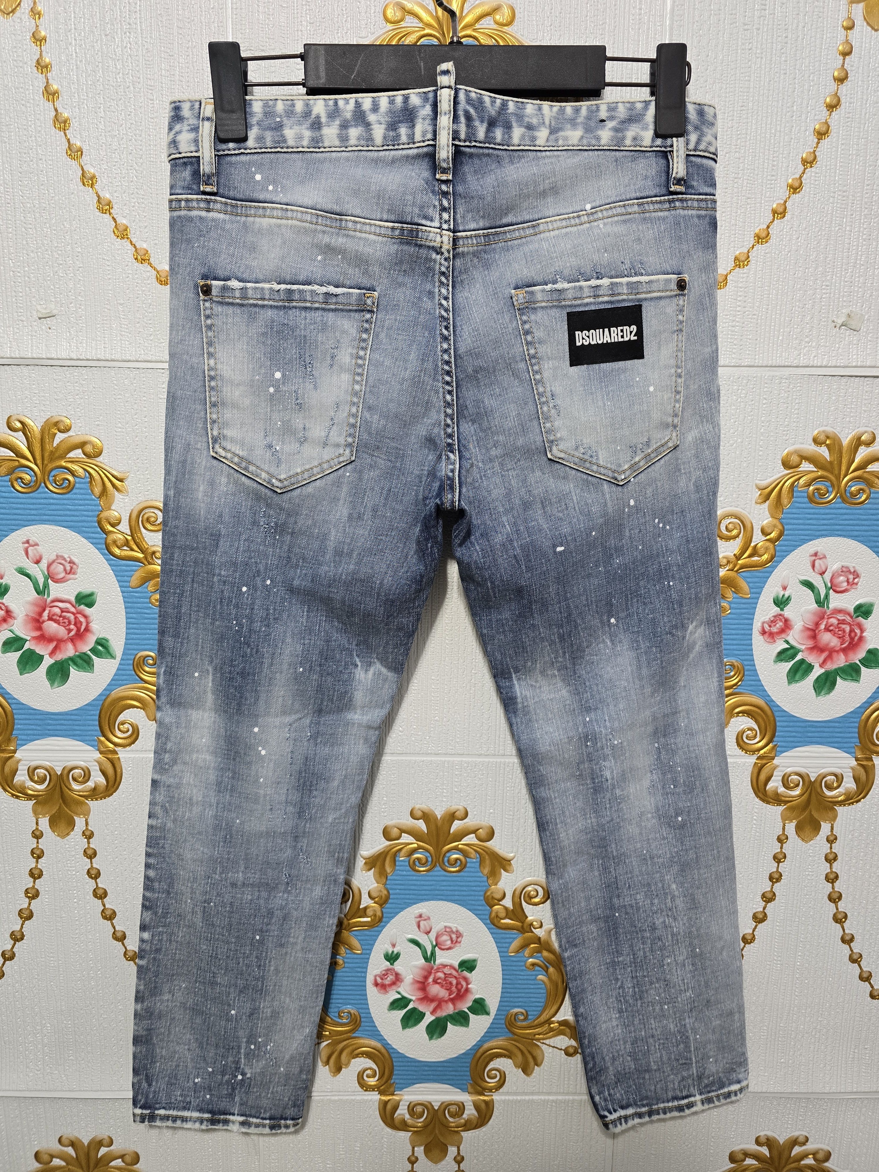 Dsquared2 DSQUARED 2 cool girl cropped jean ,size small fits also M Size 27" / US 4 / IT 40 - 9 Thumbnail