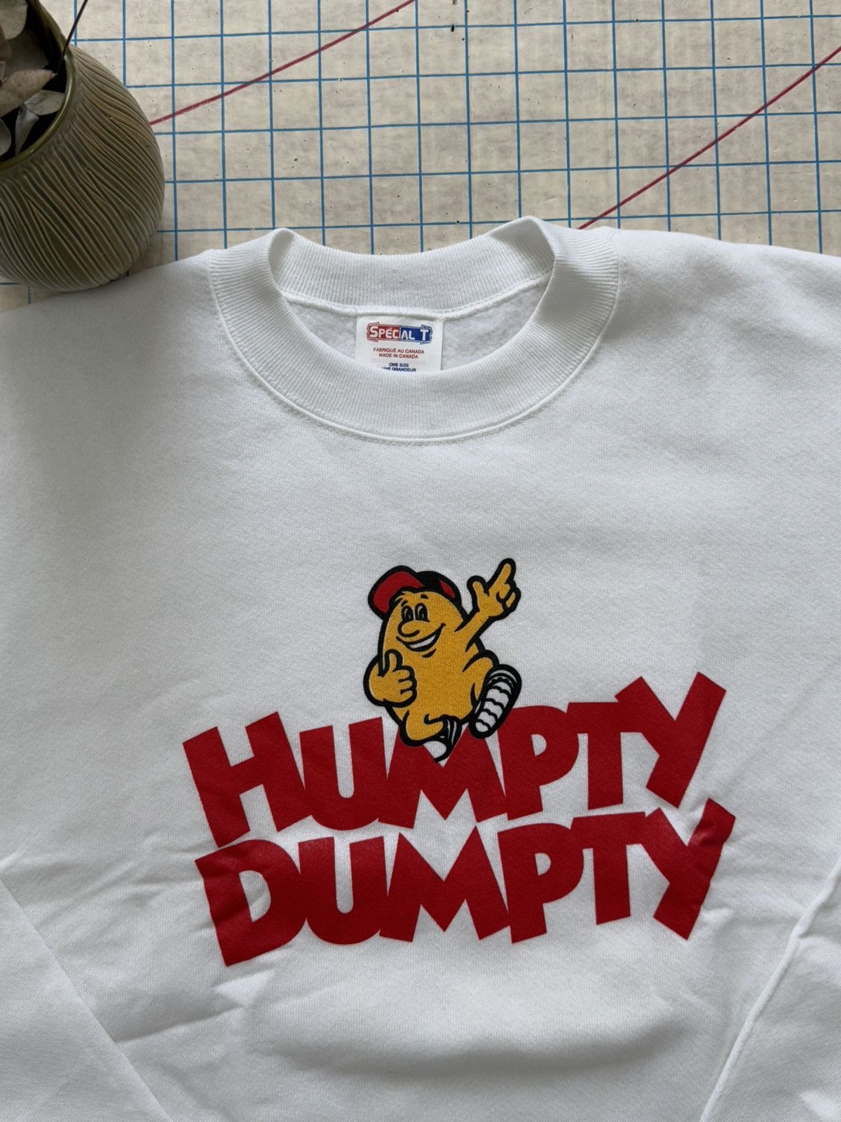 Other × Vintage Vintage Humpty Dumpty Crewneck Sweater White Fits Mens XL Size US XL / EU 56 / 4 - 6 Thumbnail