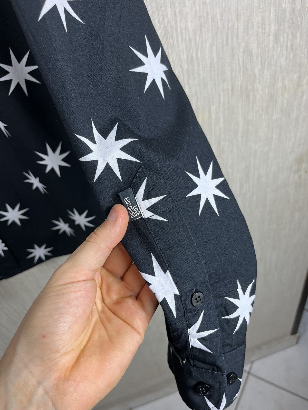Designer × Moschino Love Moschino white stars monogram art shirt Size US S / EU 44-46 / 1 - 13 Thumbnail