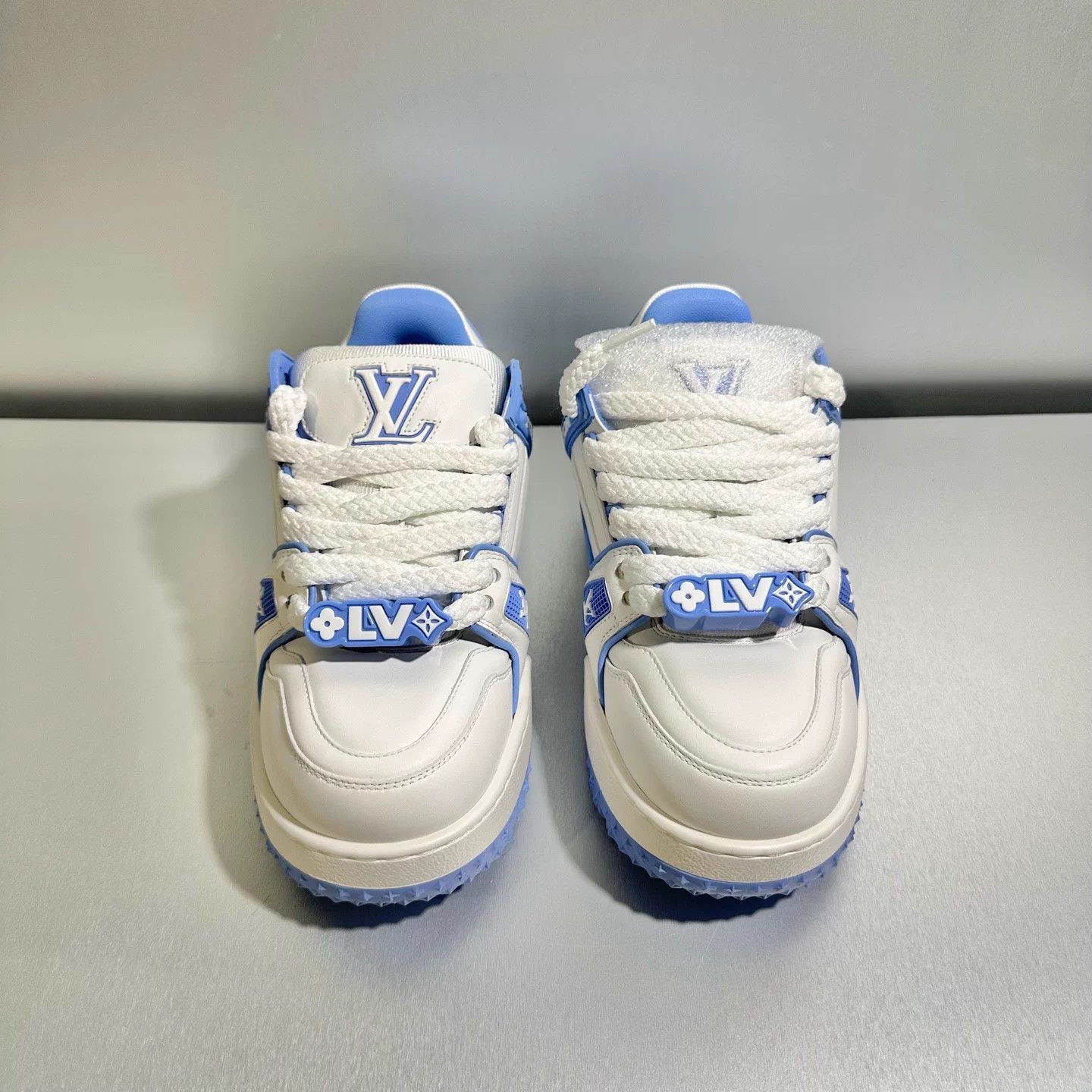 Louis Vuitton Louis Vuitton Trainer White Blue Pangding 36.5 EU new Size US 5.5 / IT 35.5 - 2 Thumbnail
