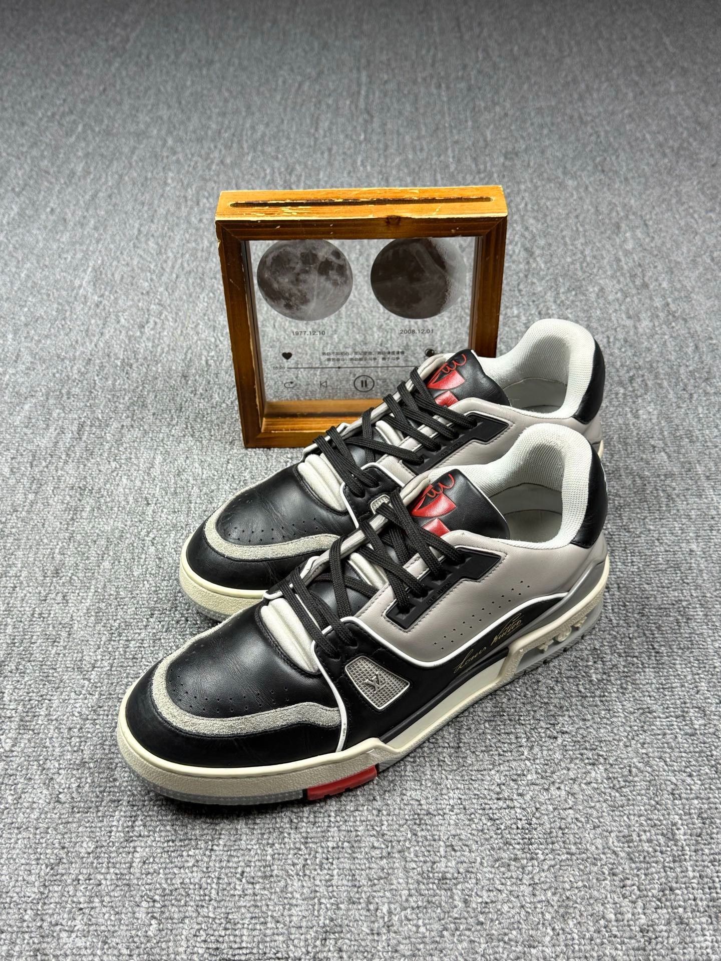 Louis Vuitton Louis Vuitton Training Multi Lowtop Sneakers 8 Men Size US 8 / EU 41 - 1 Thumbnail