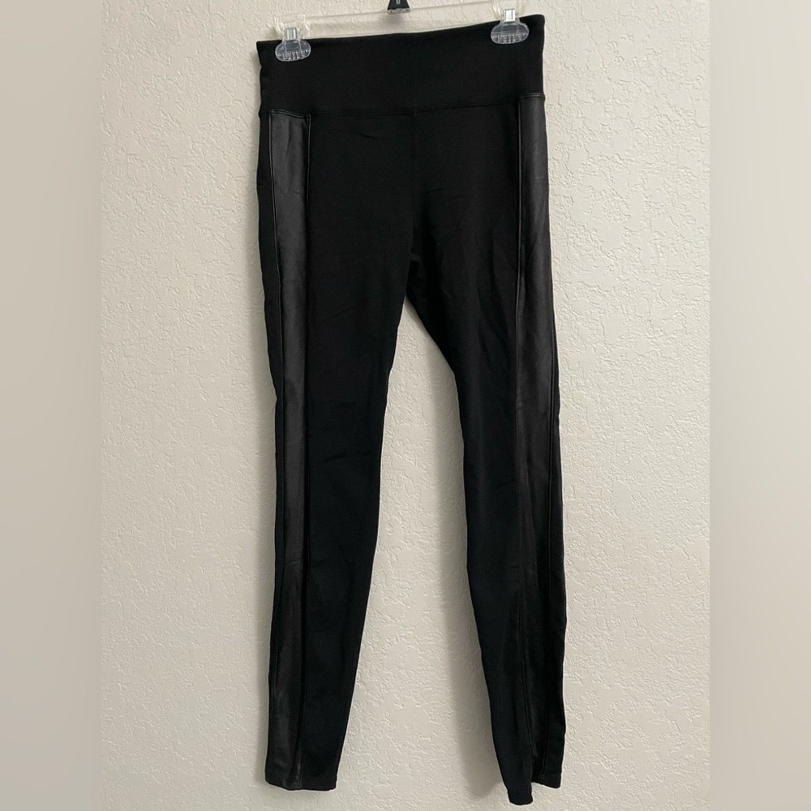Athleta Athleta Faux Leather Tux Metro Leggings Small Size 26" / US 2 / IT 38 - 1 Thumbnail