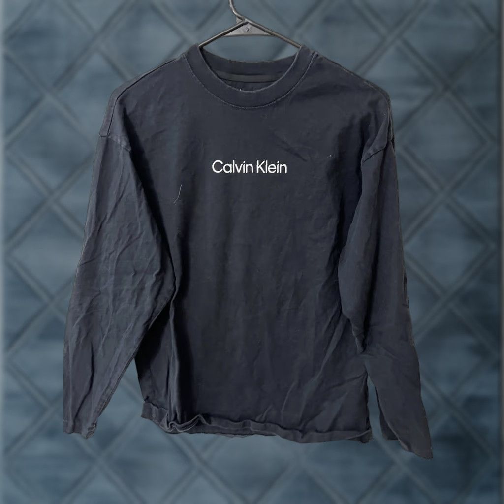 Calvin Klein Calvin Klein Mens Relaxed Fit Chest Logo Long Sleeve T-Shirt Black XS Size US XS / EU 42 / 0 - 1 Thumbnail