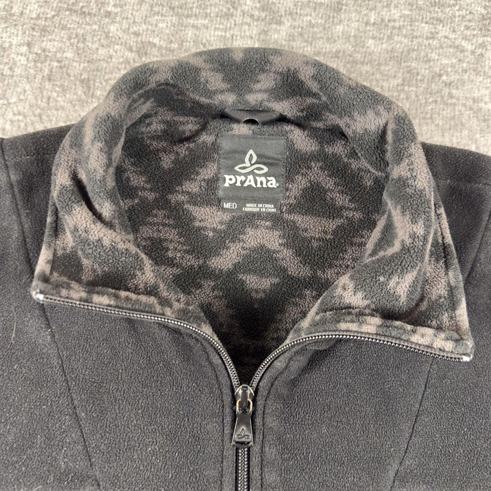 Prana PrAna Gray Fleece Pullover Mens Medium 1/4 Zip Geometric Hiking Aztec Size US M / EU 48-50 / 2 - 3 Thumbnail