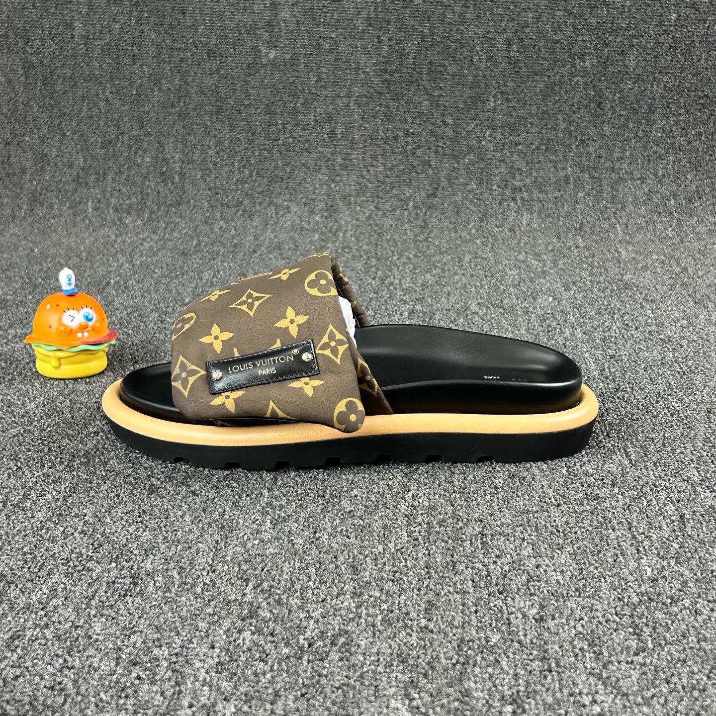 Louis Vuitton Louis Vuitton Monogram Slipper Size 38 Near New Size US 7.5 / IT 37.5 - 3 Thumbnail