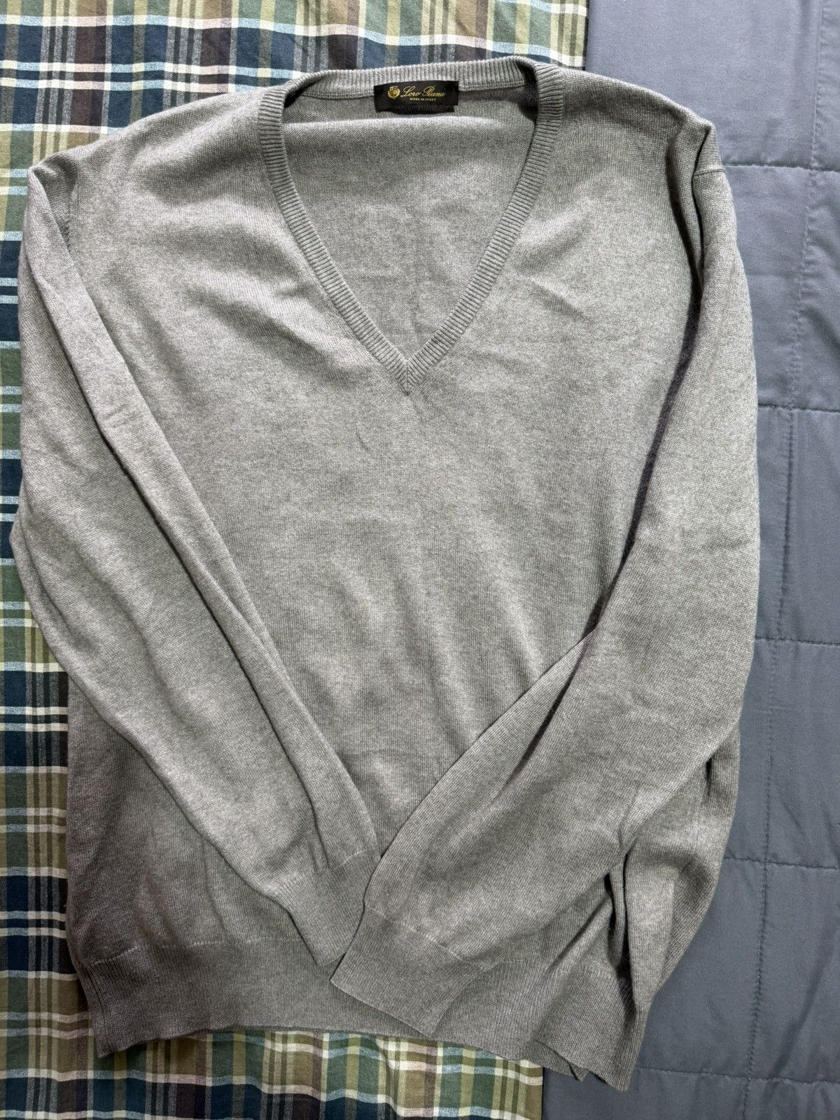 Loro Piana Final Price Loro Piana Silk and Cashmere Vneck Sweater Size US XL / EU 56 / 4 - 1 Thumbnail