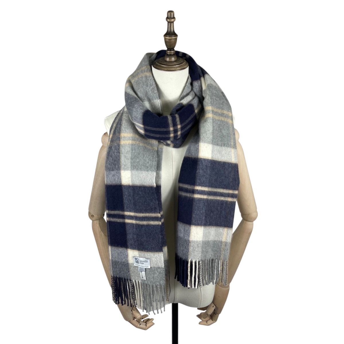 Johnstons Of Elgin Vintage Johnston Of Elgin Large Scarf Muffler Size ONE SIZE - 1 Thumbnail