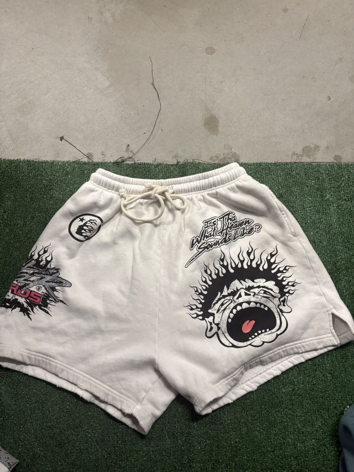 Hellstar shorts patched size medium