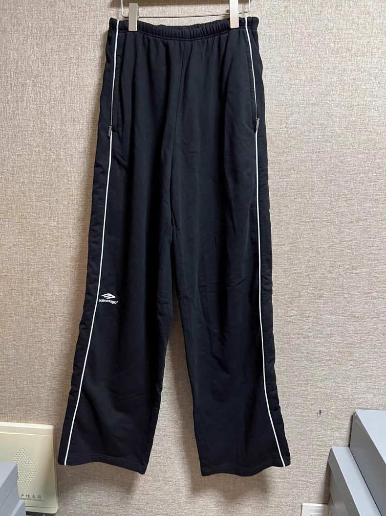Balenciaga Balenciaga size XXS Embroidered Logo Wide-Leg Sports Sweat Size US 27 - 1 Thumbnail