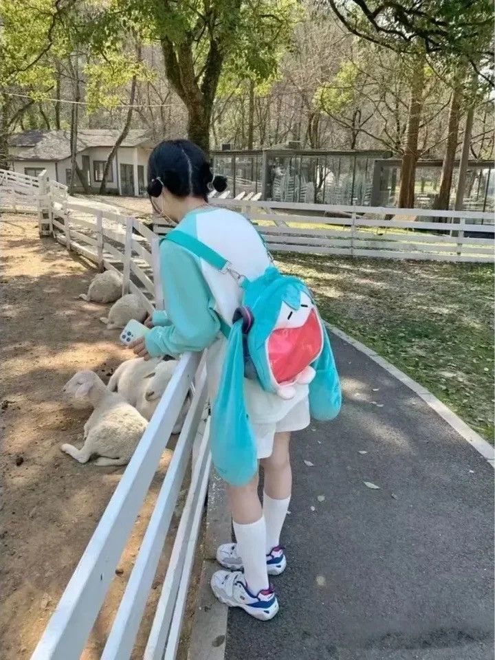 Vintage Kawaii Anime Hatsune Miku Cosplay Plush Backpack Size ONE SIZE - 2 Thumbnail